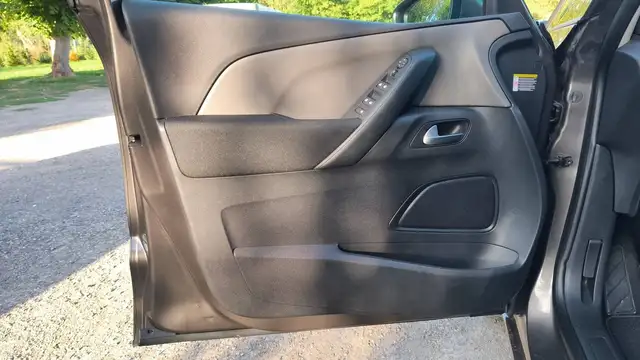 Citroen C4 Picasso view 7