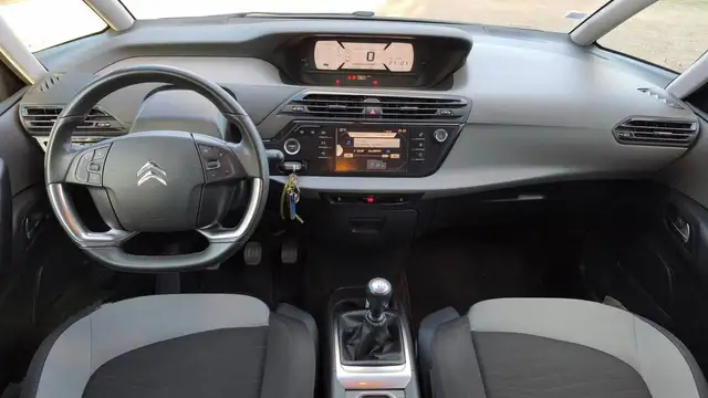 Citroen C4 Picasso view 11