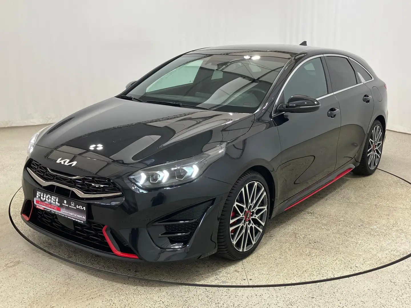 Kia ProCeed / pro_cee'd 1.6 T-GDI DCT GT Pano|4xSHZ|Navi|virt.Cock.|LED Schwarz - 2