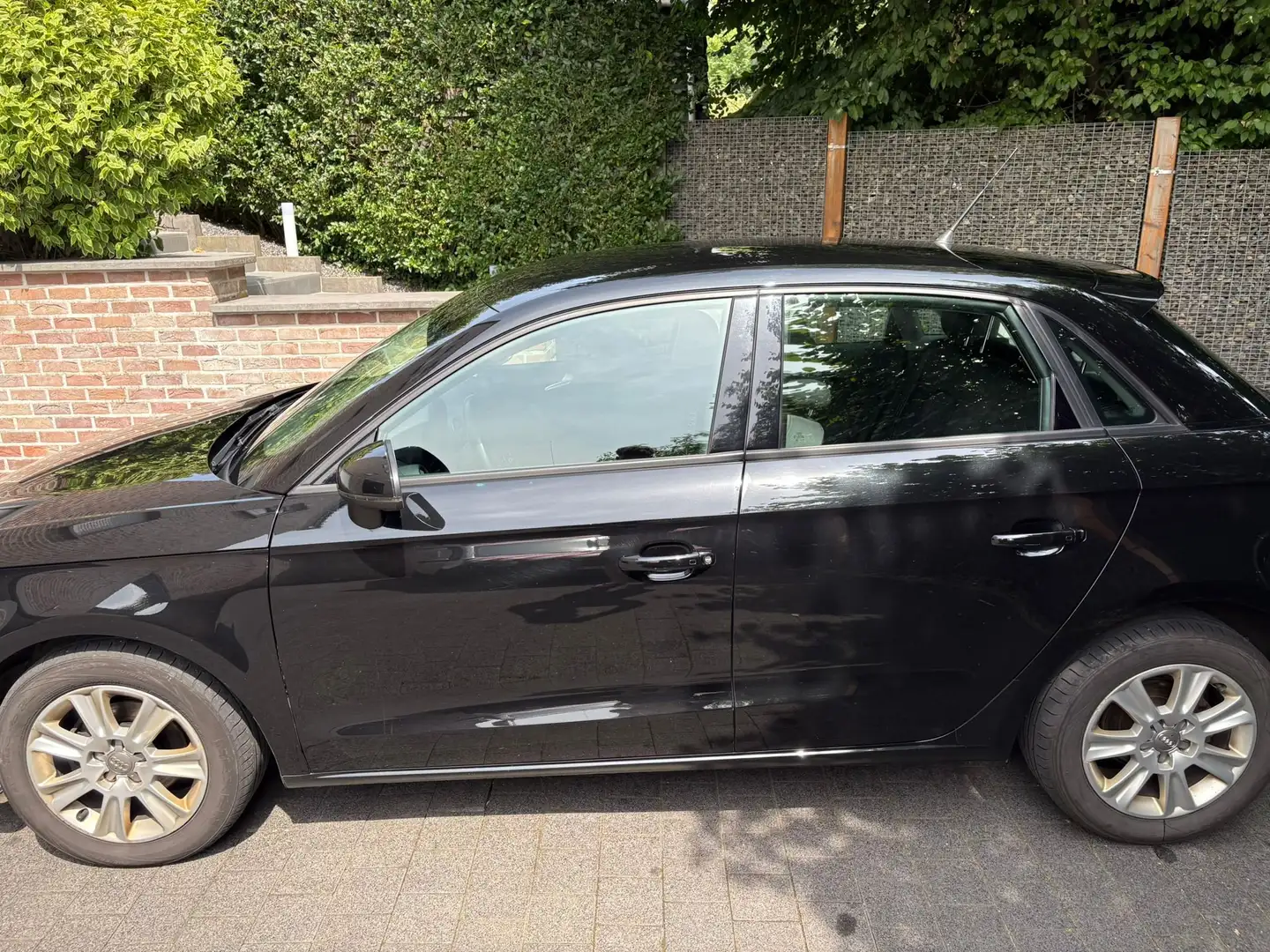 Audi A1 A1 Sportback 1.6 TDi Ambition Noir - 2