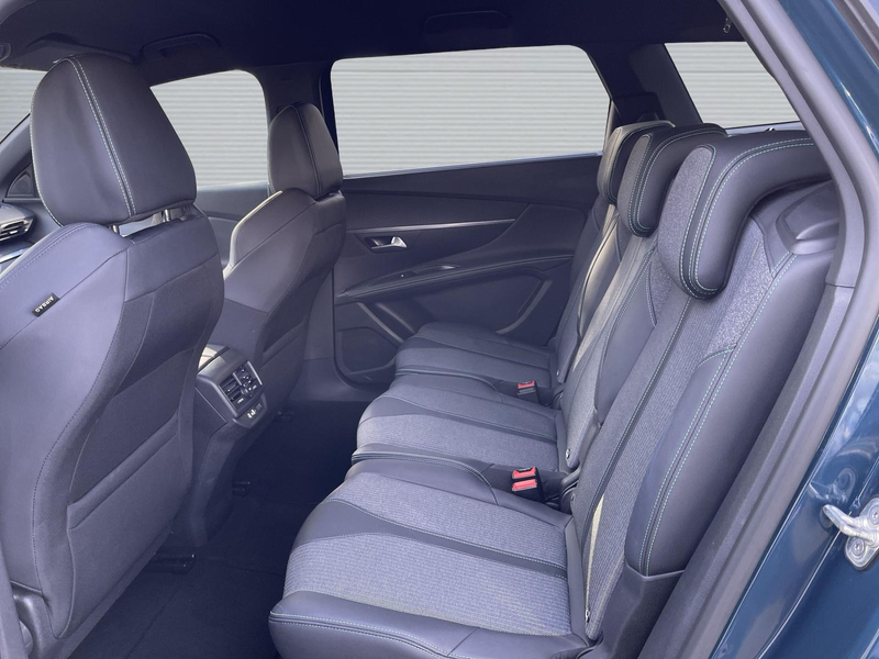 Peugeot 5008 1.5 Blue-HDI FAP Allure Pack AT 7-Si+Navi+R-Kam+ — photo 12