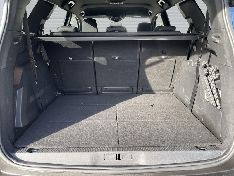 Peugeot 5008 1.5 Blue-HDI FAP Allure Pack AT 7-Si+Navi+R-Kam+ — photo 5