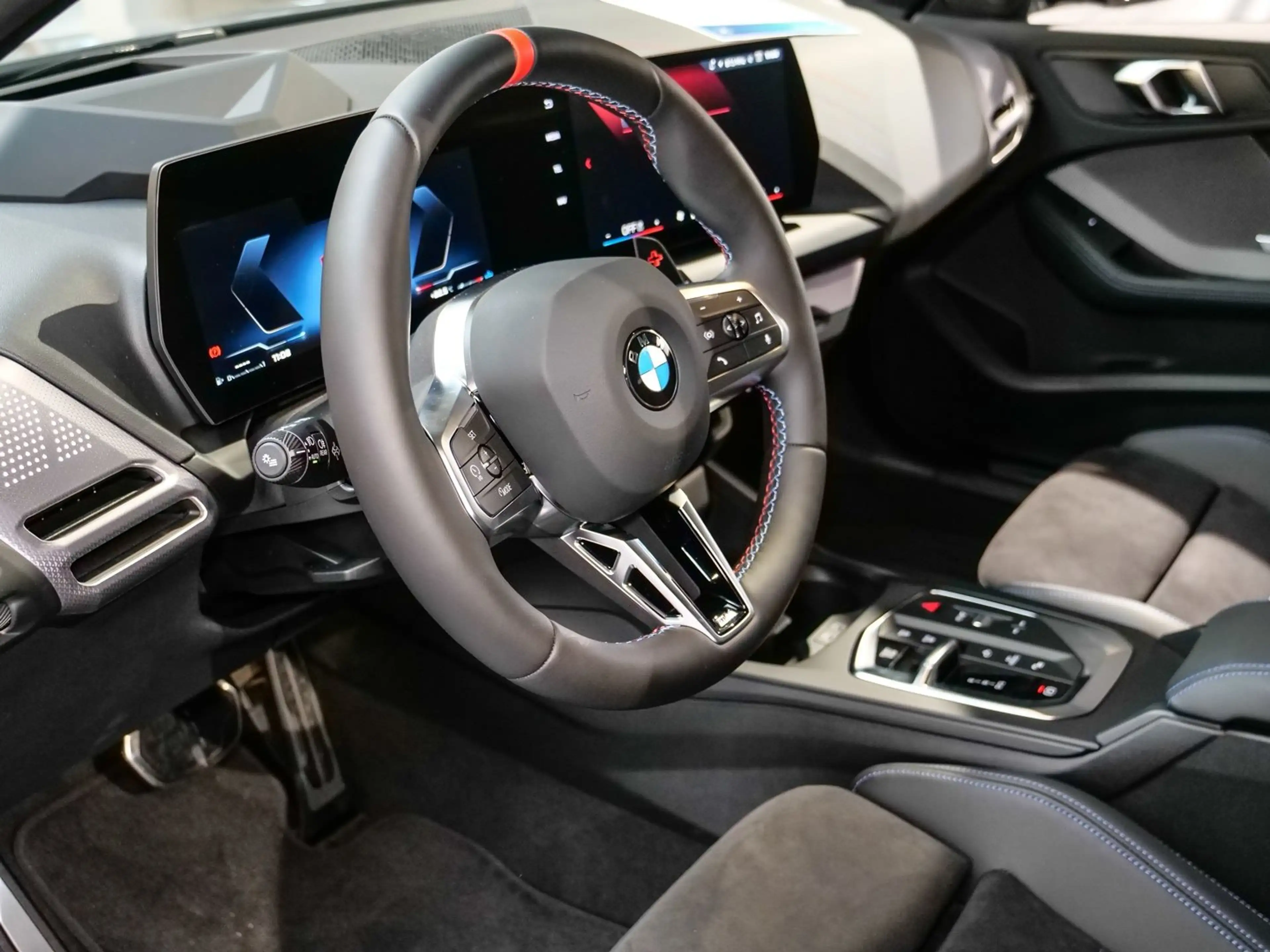 BMW 135 M135 xDrive M Sport HUD ACC 360°KAM RFK NAVI LM — photo 8