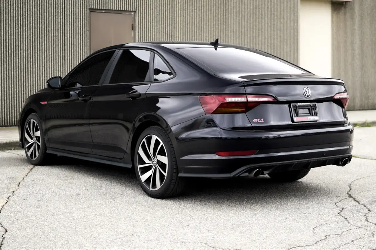 Volkswagen Jetta снимка Volkswagen Jetta