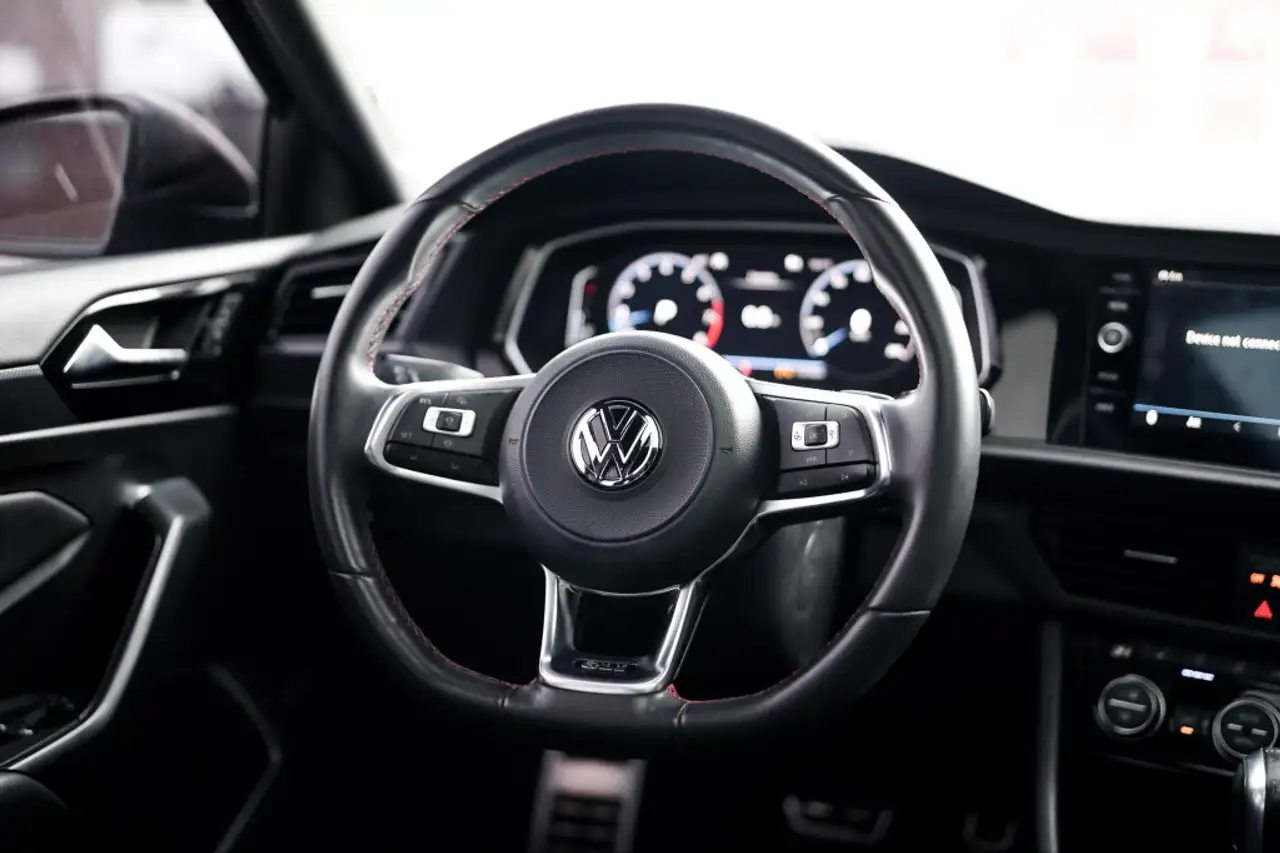 Volkswagen Jetta снимка Volkswagen Jetta