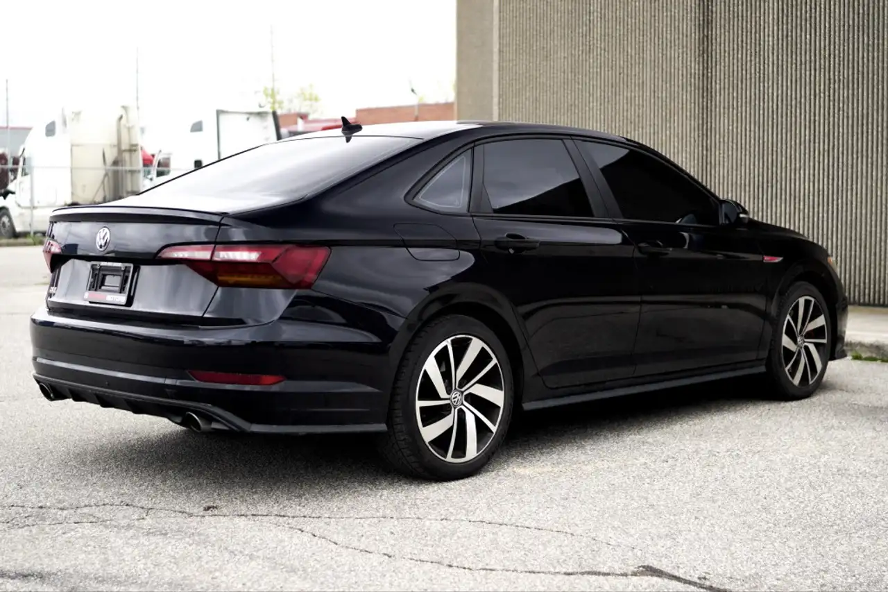 Volkswagen Jetta снимка Volkswagen Jetta