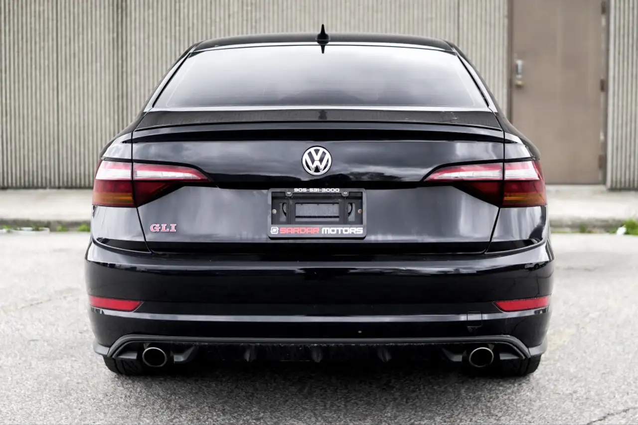 Volkswagen Jetta снимка Volkswagen Jetta