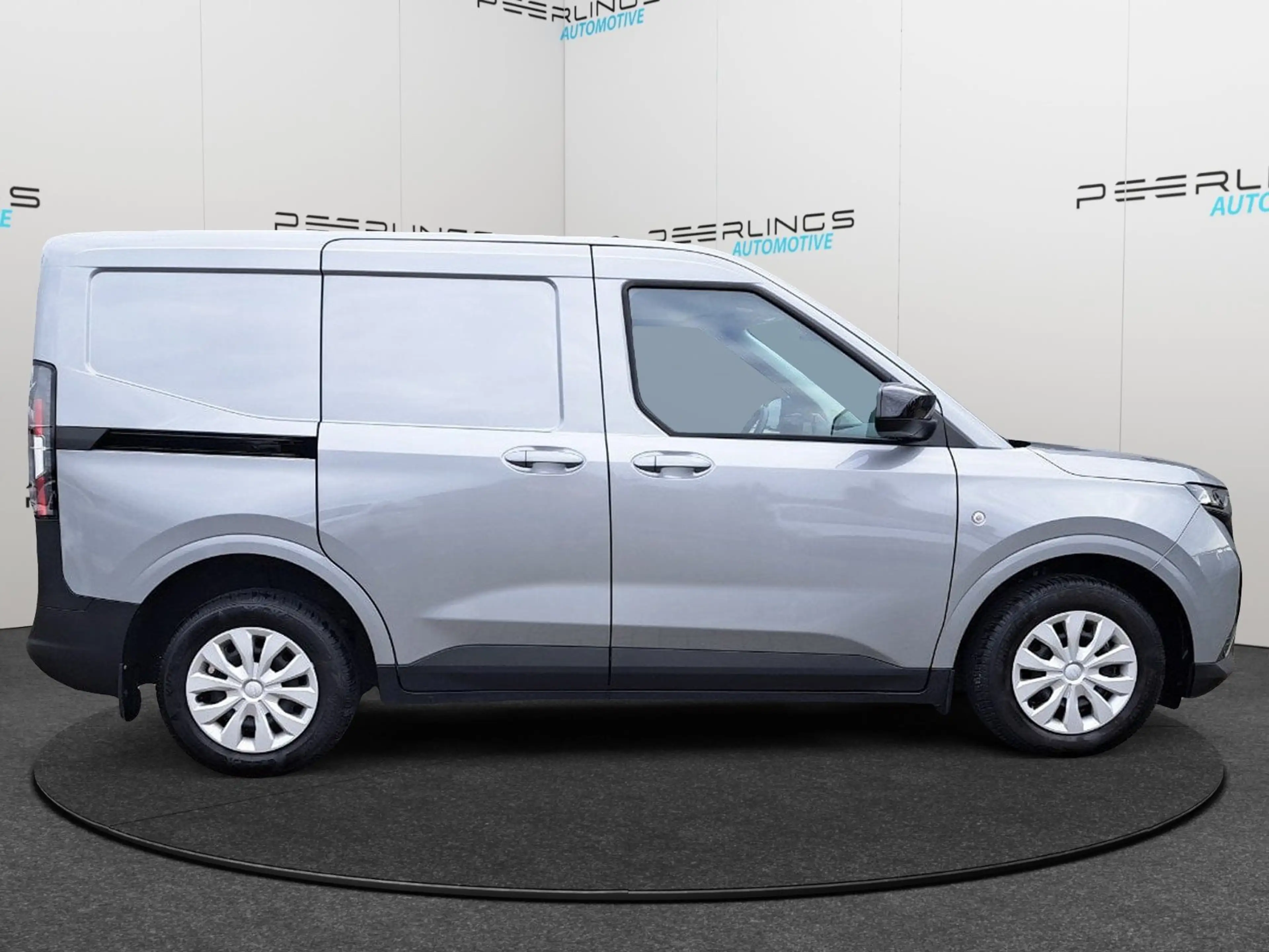 Ford Transit Courier Ecoboost Trend — photo 2