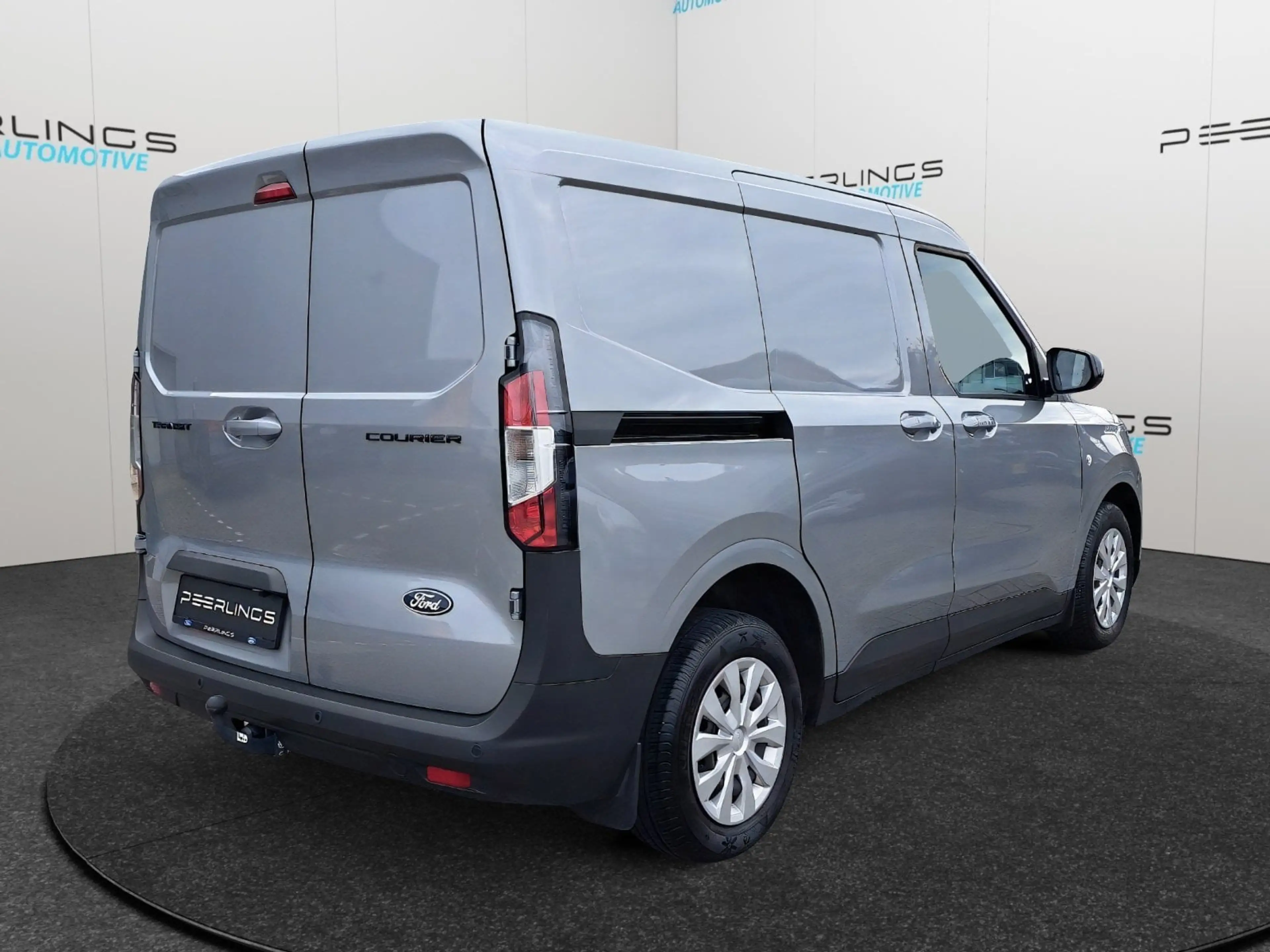Ford Transit Courier Ecoboost Trend — photo 3