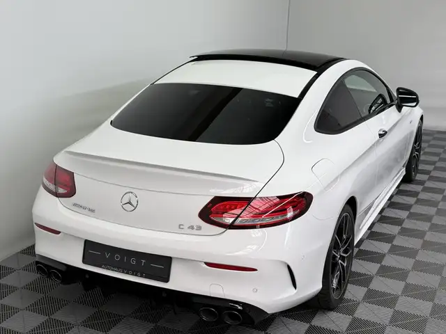Mercedes-Benz C-Class view 6