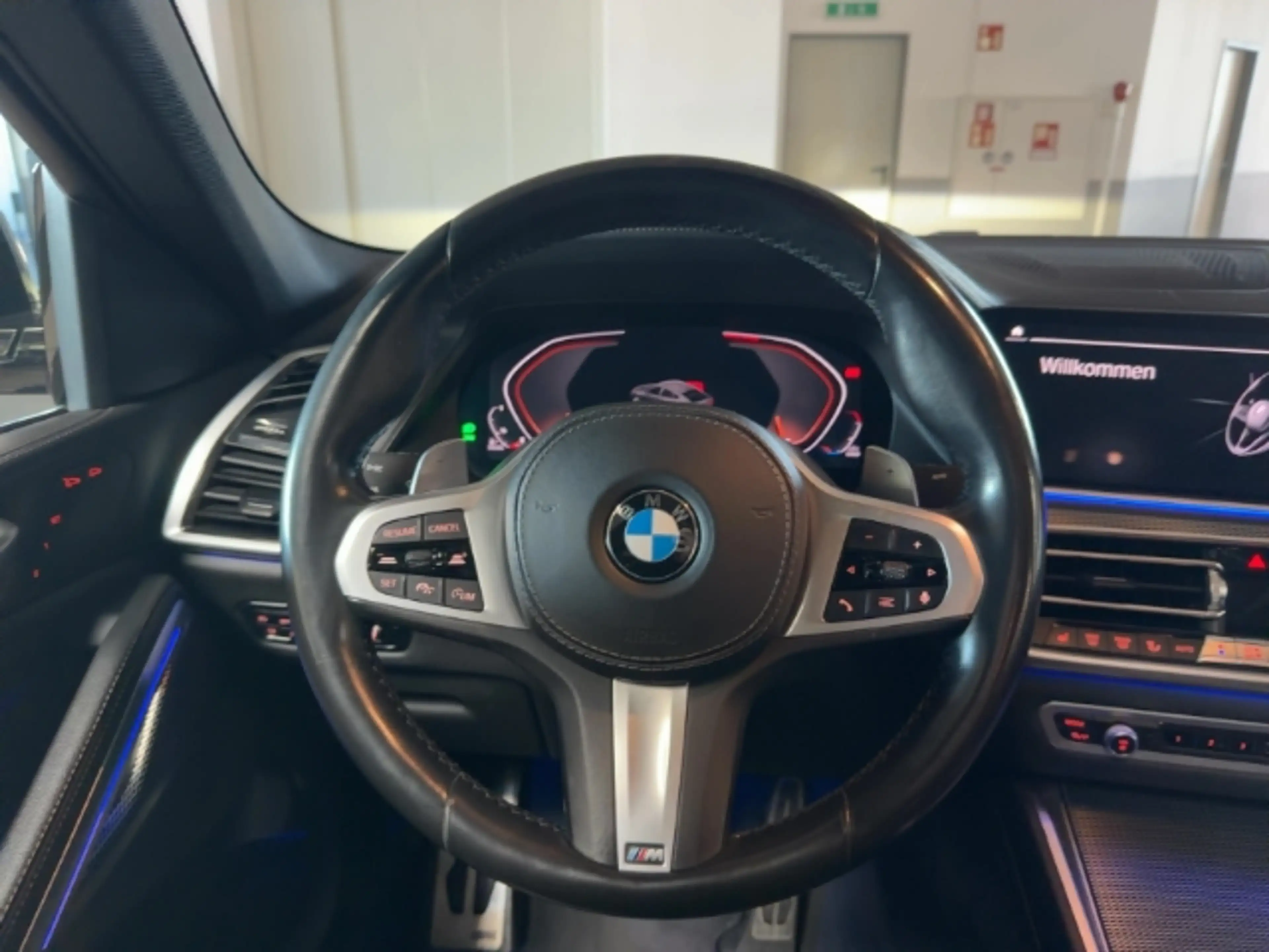 BMW X6 xDrive 40d M-Sport AHK El. Pano Leder Memo Live Co — photo 9