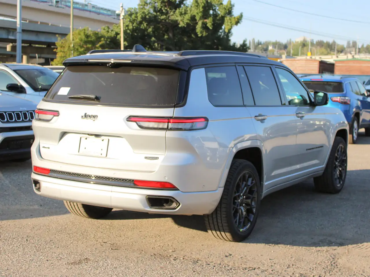 Jeep Grand Cherokee снимка Jeep Grand Cherokee