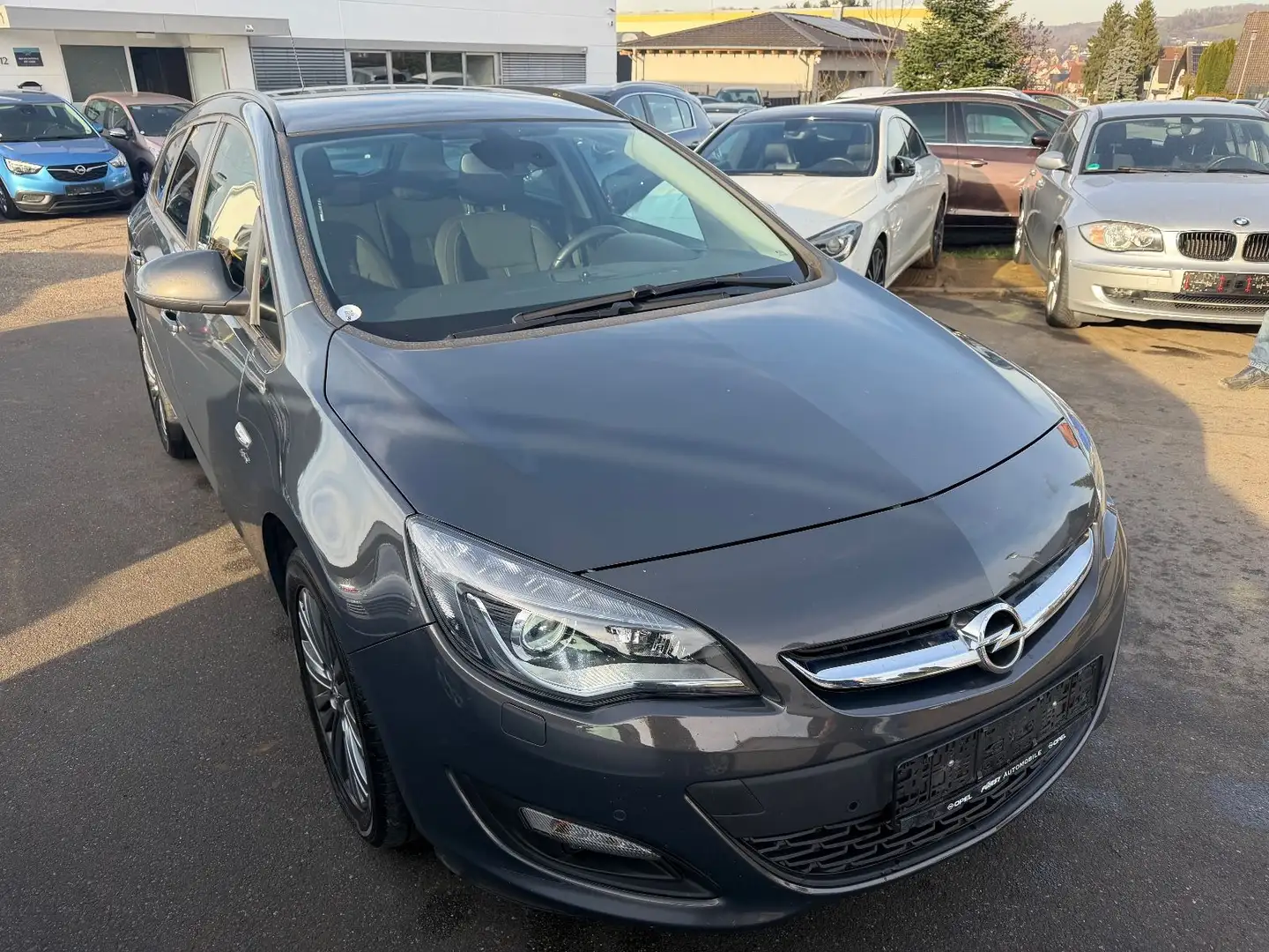 Opel Astra J Sports Tourer Active*NEU*TÜV*Sitzhei* Grau - 1