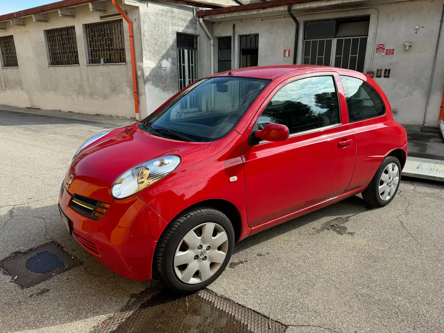 Nissan Micra 3p 1.2 Acenta Rood - 1