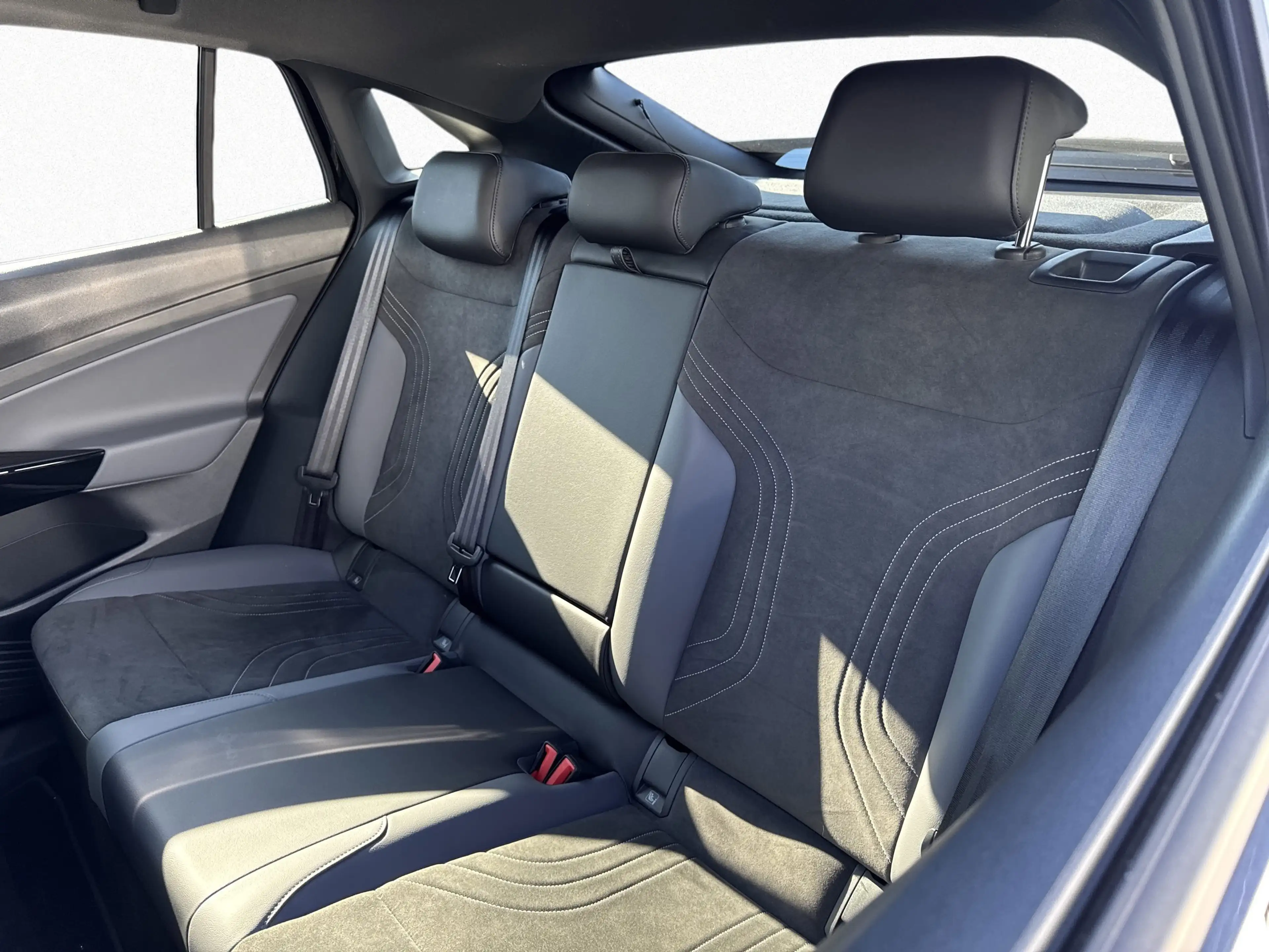 Volkswagen ID.5 Pro AHK NAVI MATRIX KAMERA — photo 11