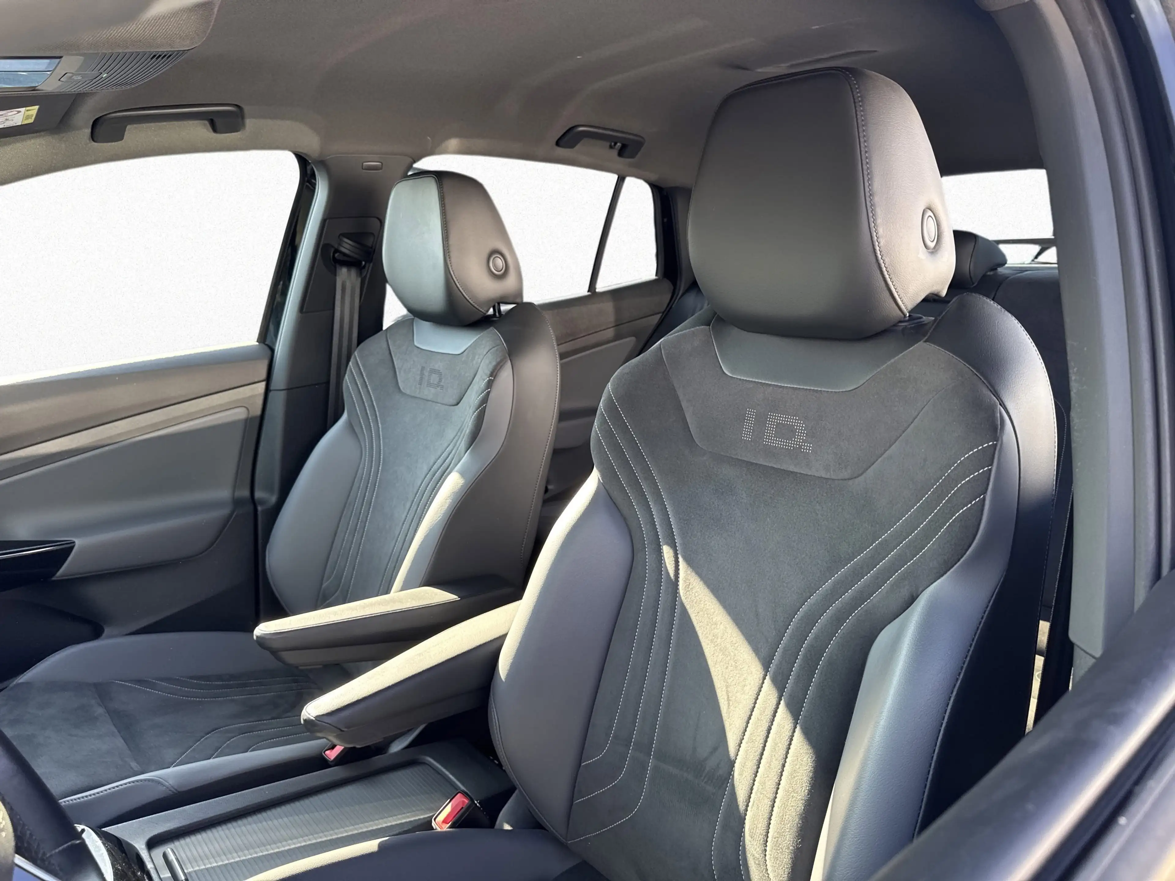 Volkswagen ID.5 Pro AHK NAVI MATRIX KAMERA — photo 9