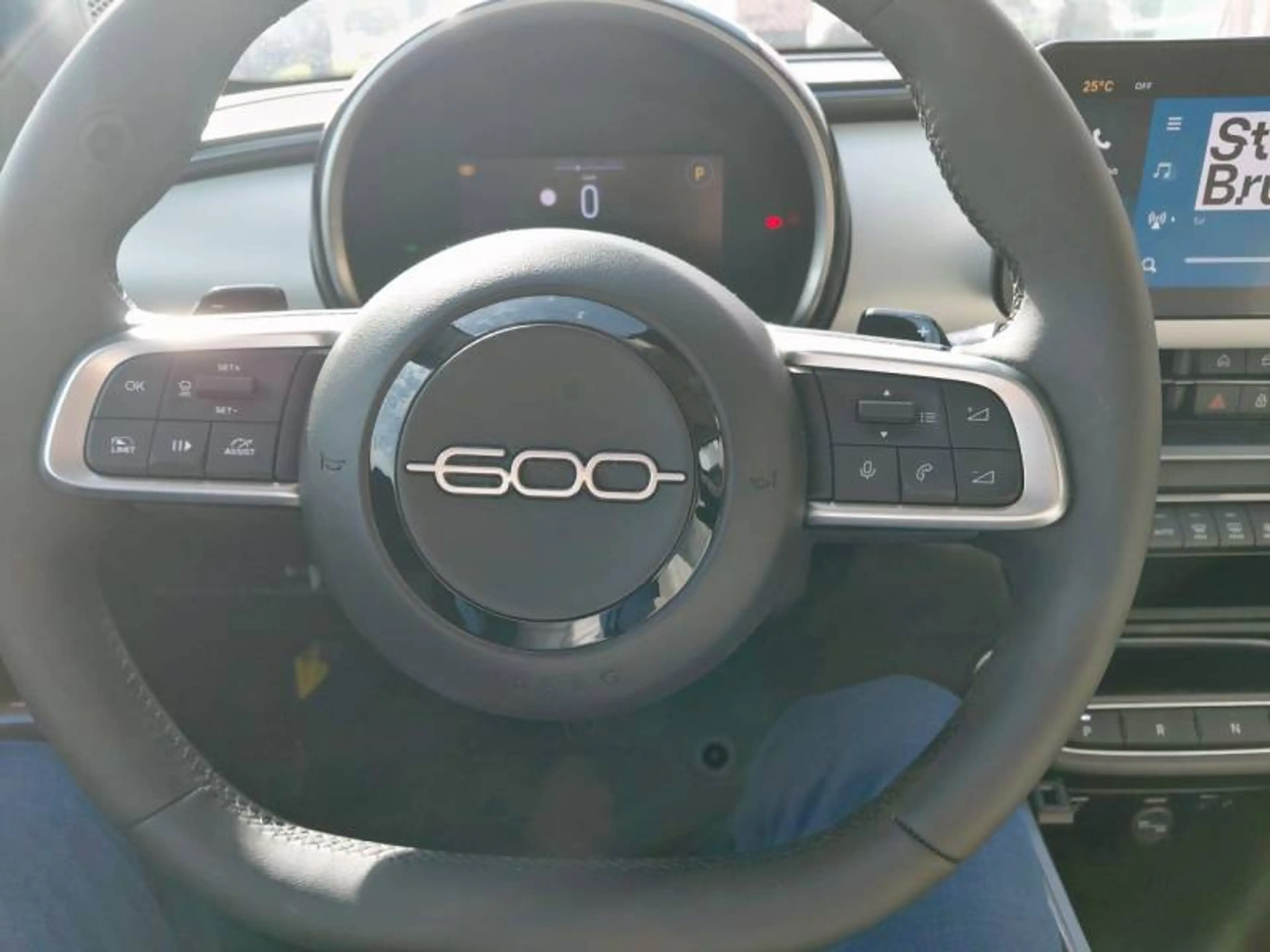 Fiat 600 1 1.2 Hybrid 136cv DCT La Prima — photo 14