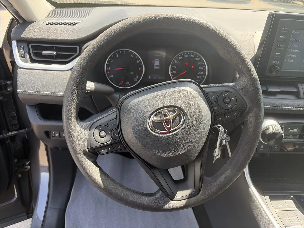 Toyota RAV 4 снимка Toyota RAV 4