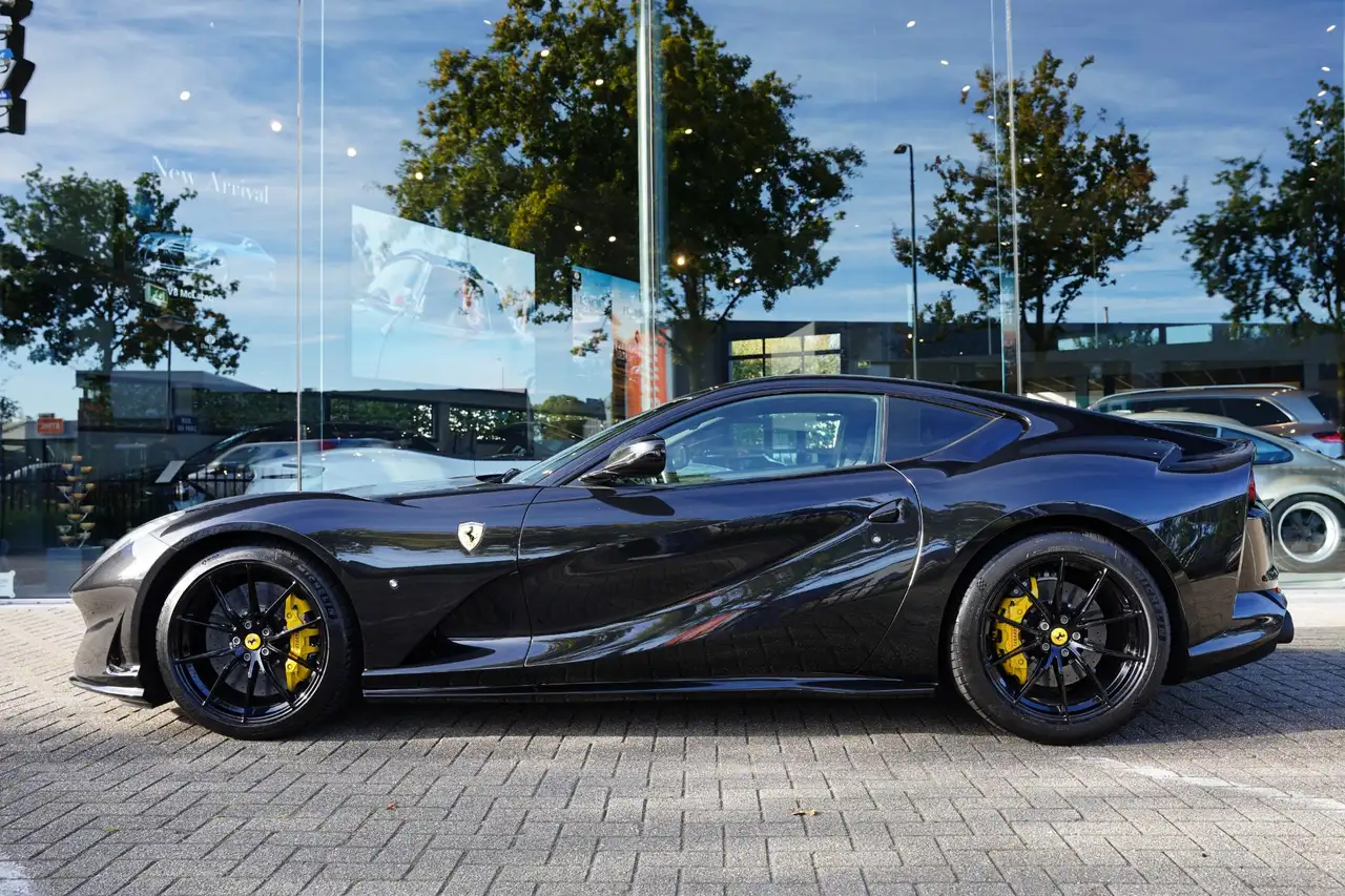 Ferrari 812