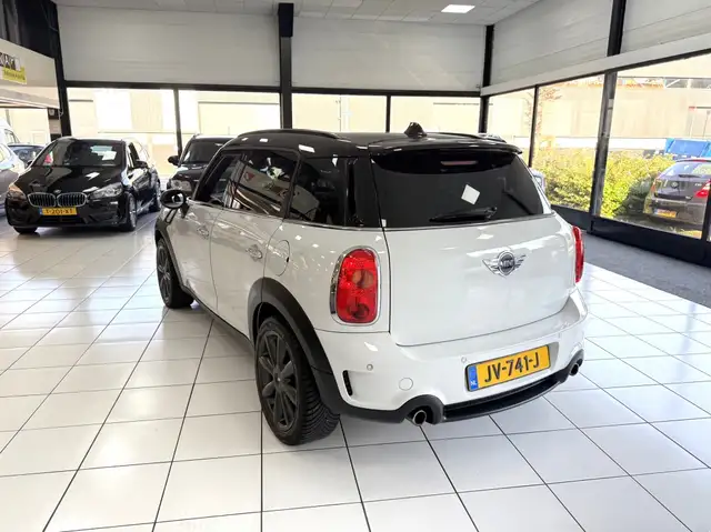 Mini Countryman view 14