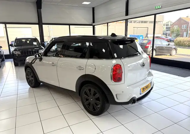 Mini Countryman view 13