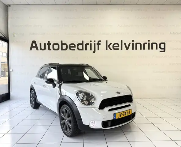 Mini Countryman view 3