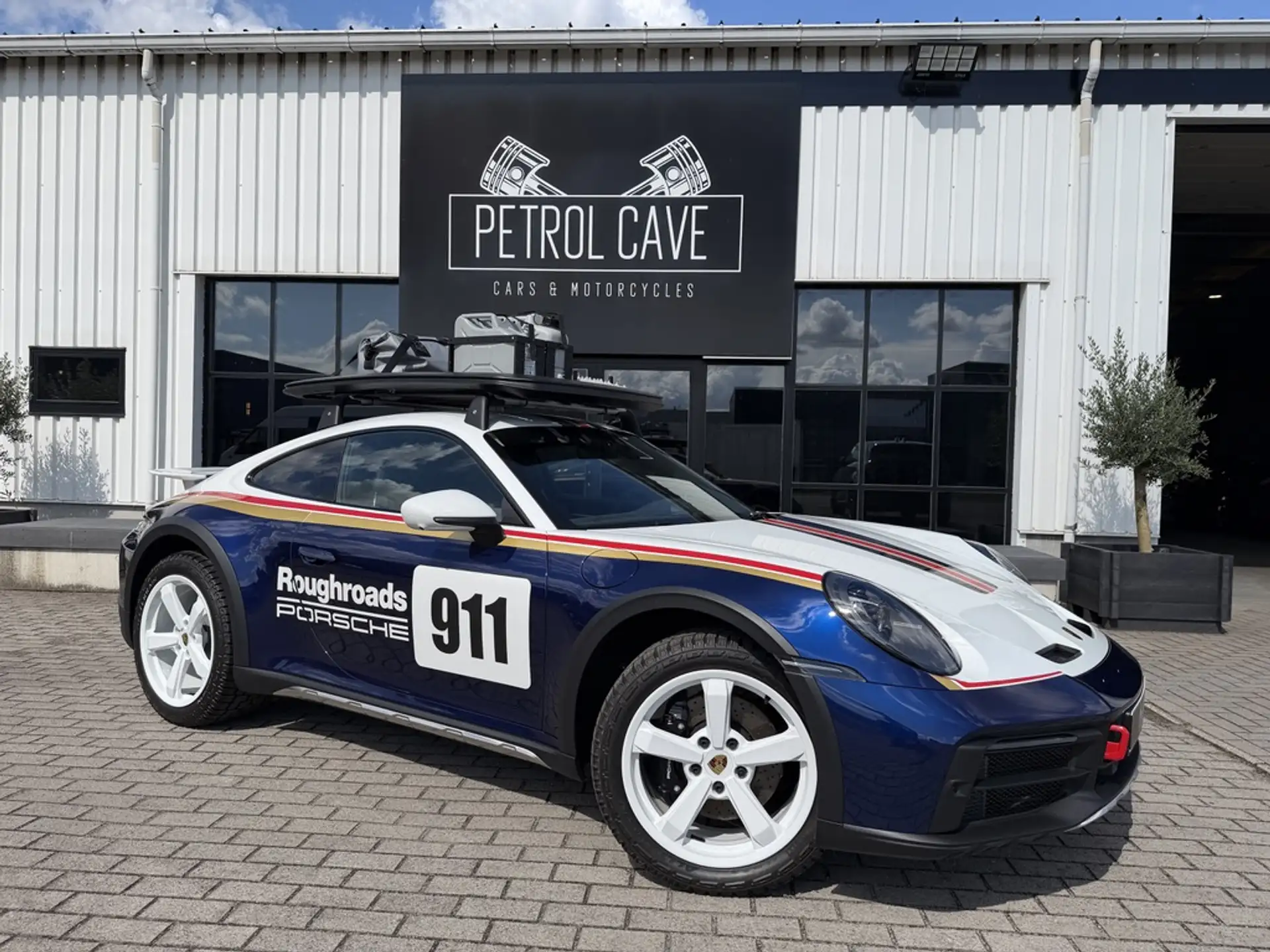 포르쉐 911 Carrera 4 GTS Coupe 2023 네이비 사진 1