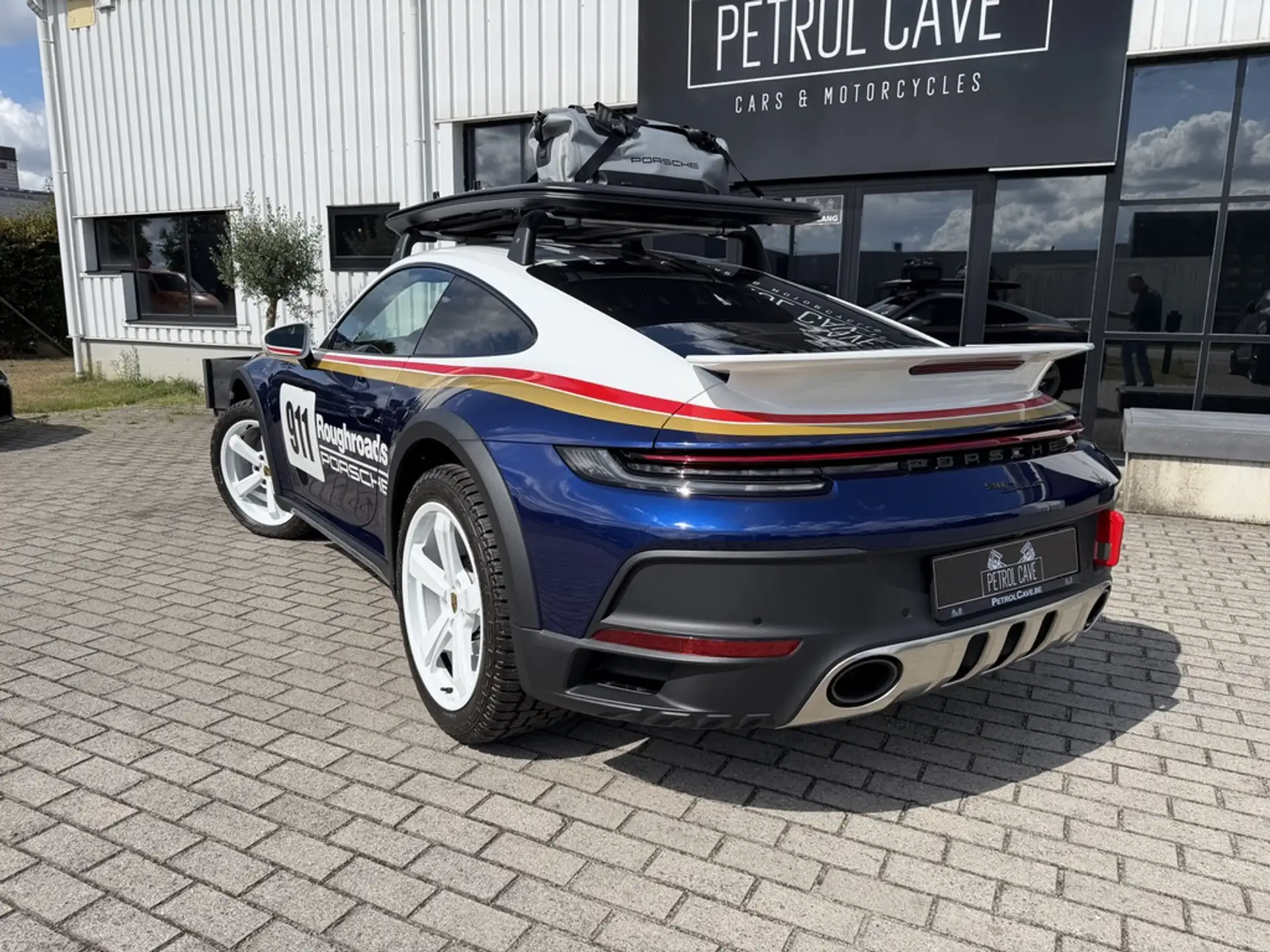 포르쉐 911 Carrera 4 GTS Coupe 2023 네이비 사진 5