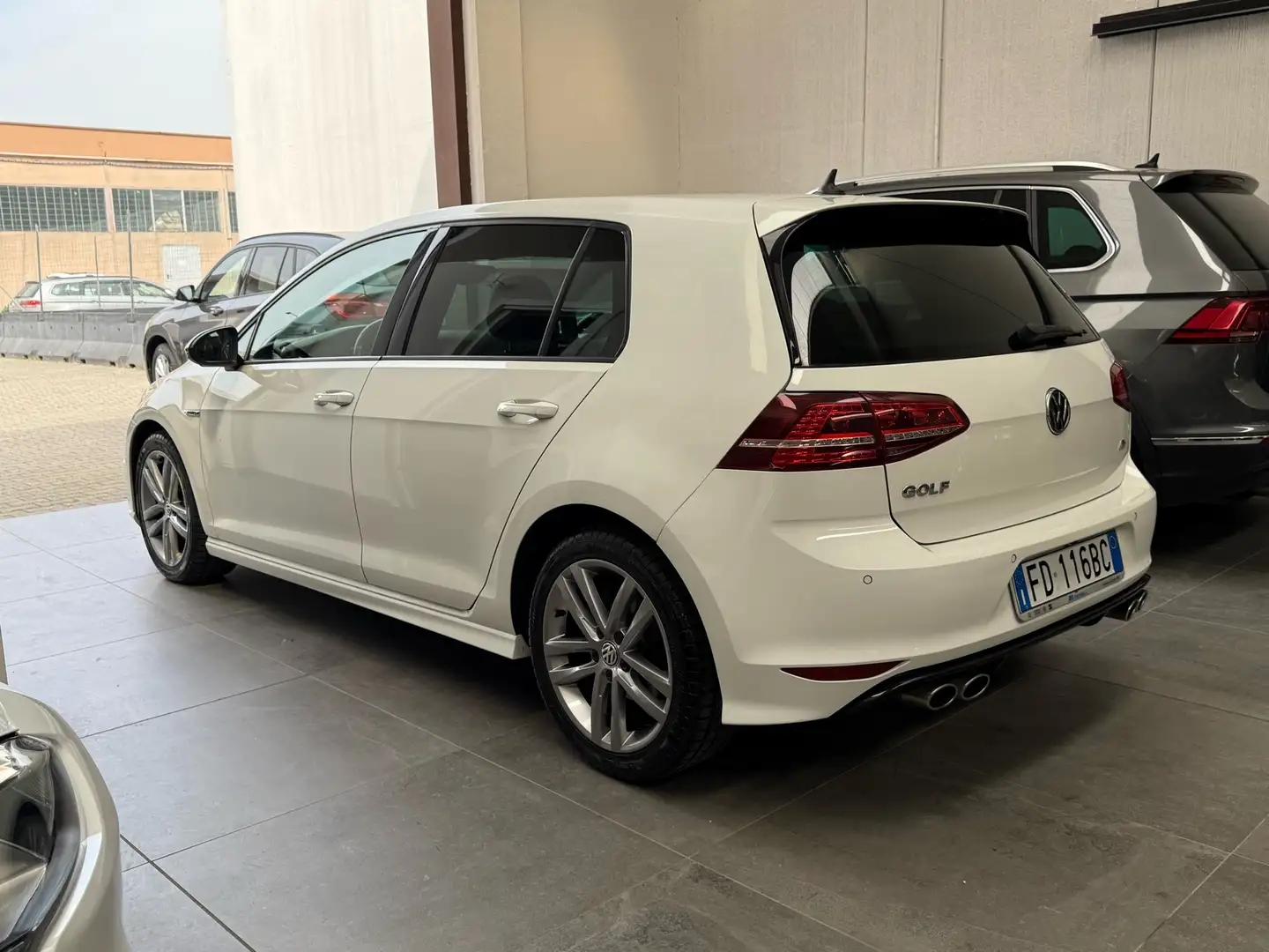 Volkswagen Golf 5p 1.6 tdi Sport R LINE 1.6 110cv - 1