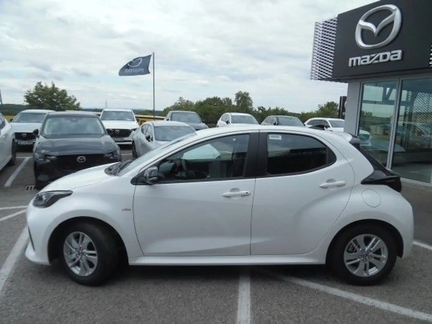 Mazda Sonstige 2 Hybrid 1.5L Hybrid VVT-i FWD Centre-Line Weiß - 2