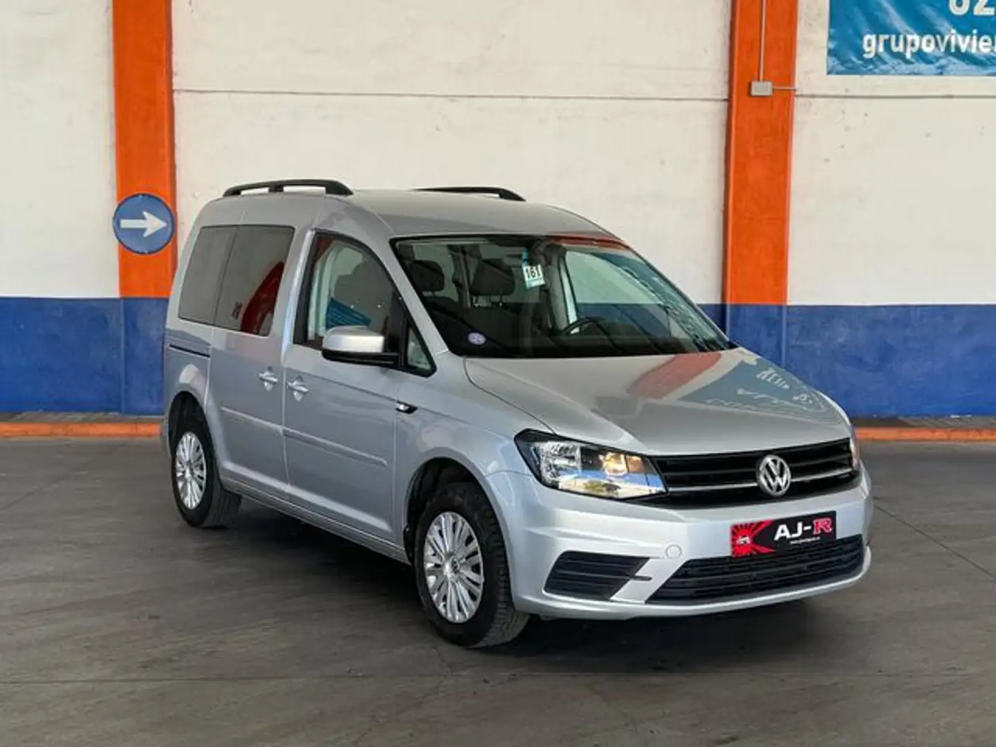 Volkswagen Caddy 1.0 TSI Edition Plateado - 1