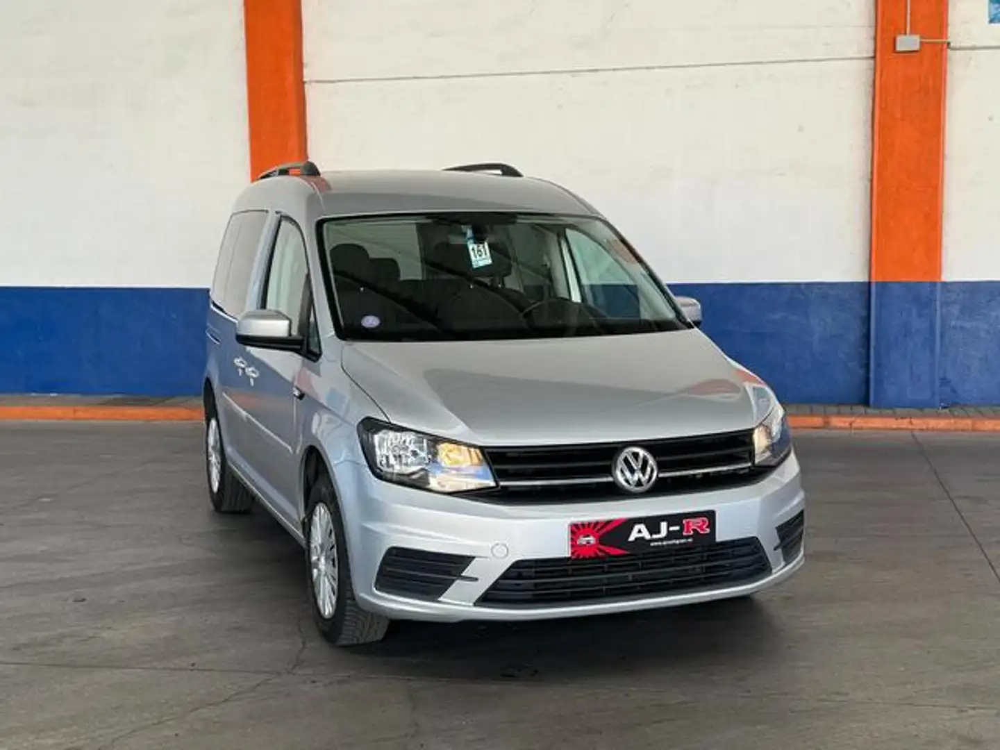 Volkswagen Caddy 1.0 TSI Edition Plateado - 2