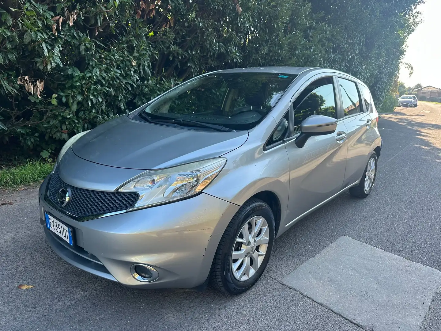 Nissan Note 1.5 dci Tekna 90cv Stříbrná - 1