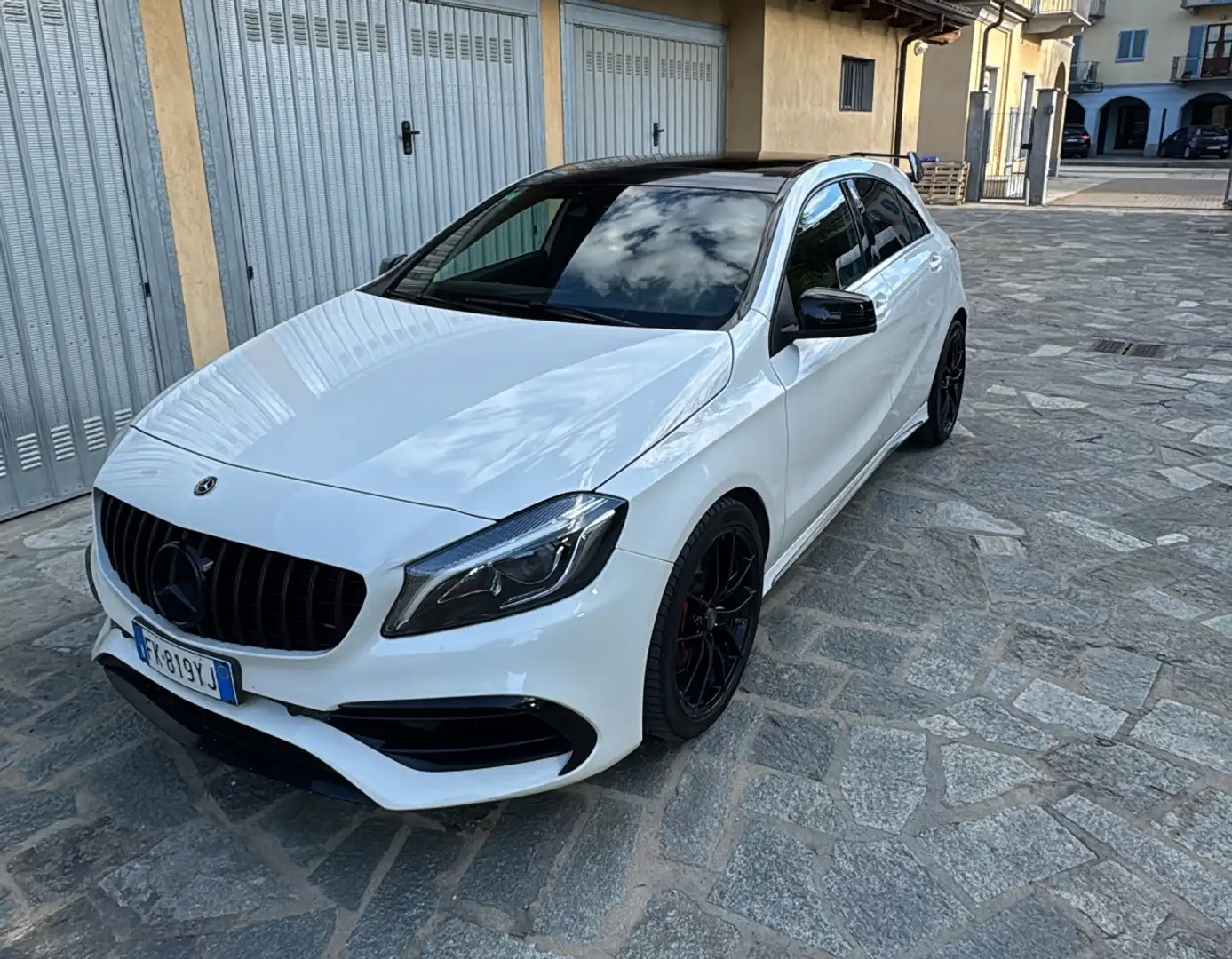 Mercedes-Benz A 220 d Premium Next 4matic auto - 1