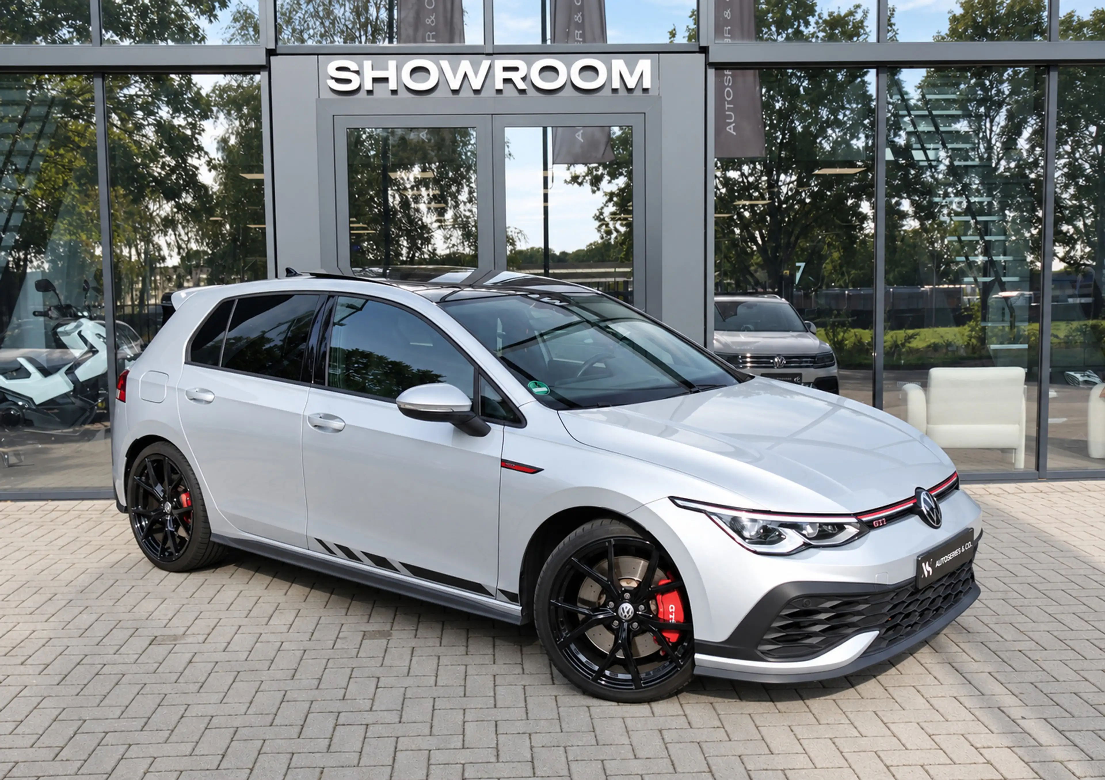 Volkswagen Golf GTI Volkswagen Golf 2.0 TSI PANO BLINDSPOT ACC VOL — photo 3