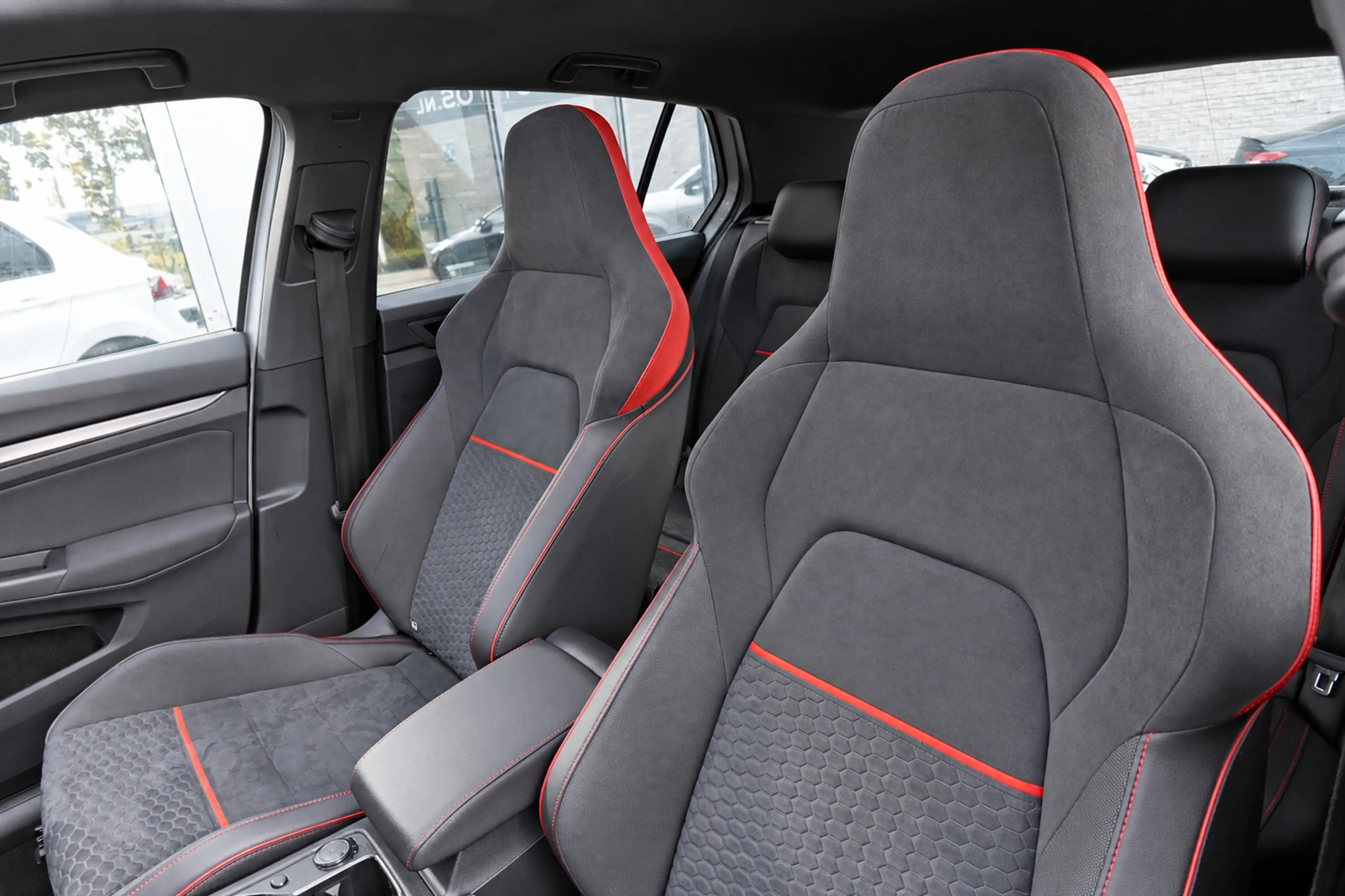 Volkswagen Golf GTI Volkswagen Golf 2.0 TSI PANO BLINDSPOT ACC VOL — photo 5