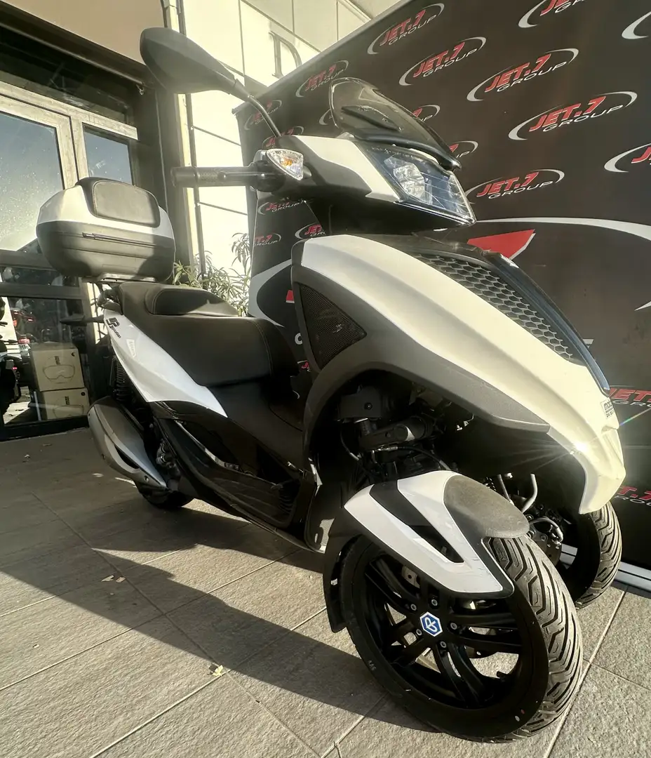 Piaggio MP3 300 Blanc - 2