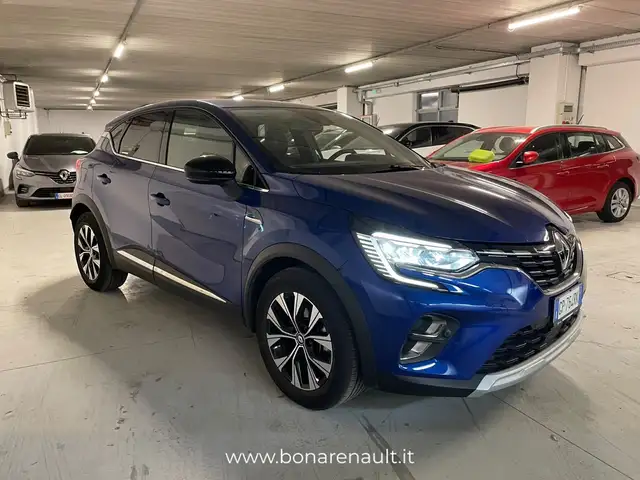Renault Captur view 3