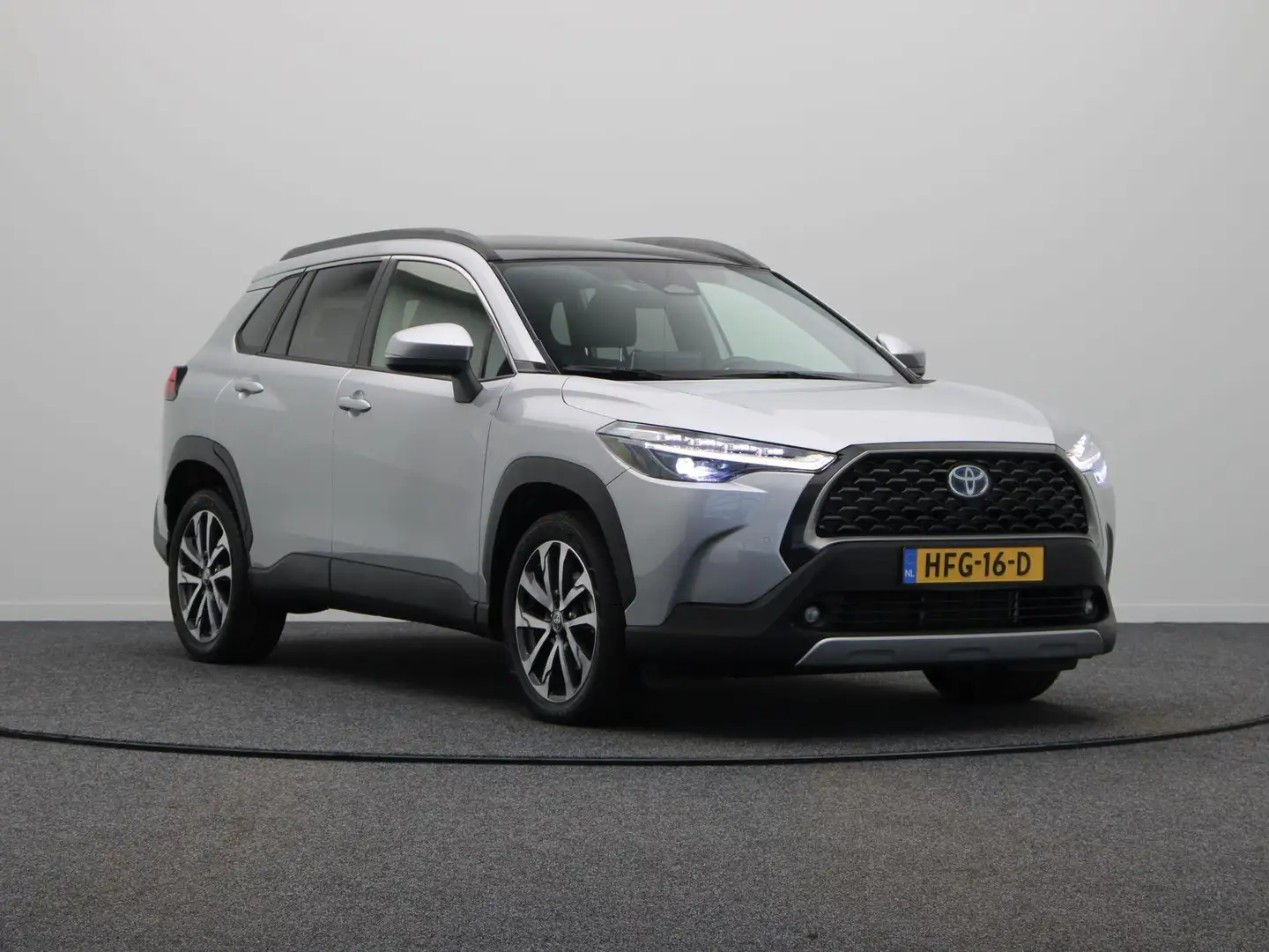 Toyota Corolla Cross Hybrid 140 Style + Premium Pack II | 10 Jaar Garan Grijs - 2