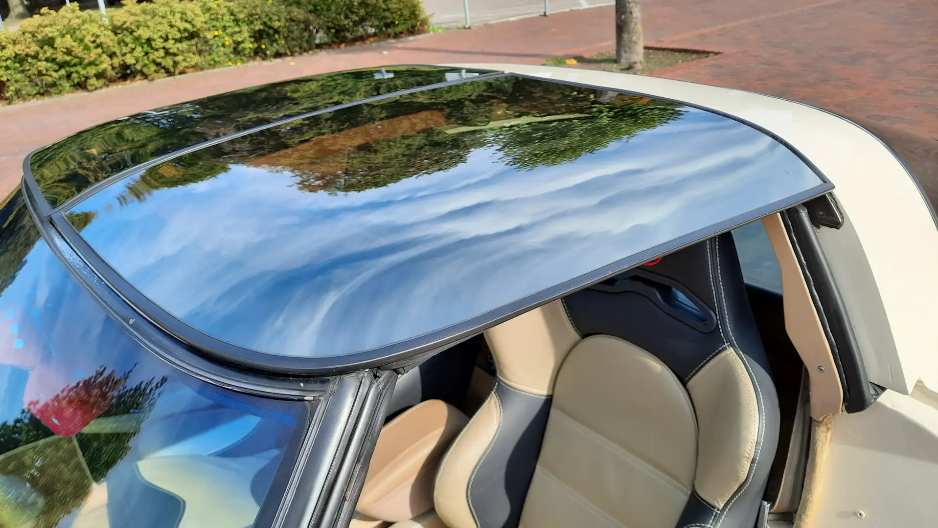 Oldtimer Chevrolet Corvette C 3 Beige - 2