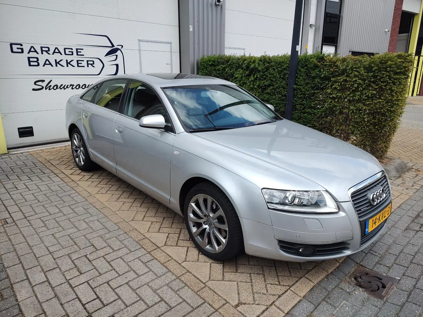 Audi A6 Limousine 3.2 FSI quattro Pro Line Automaat 256PK Gris - 1