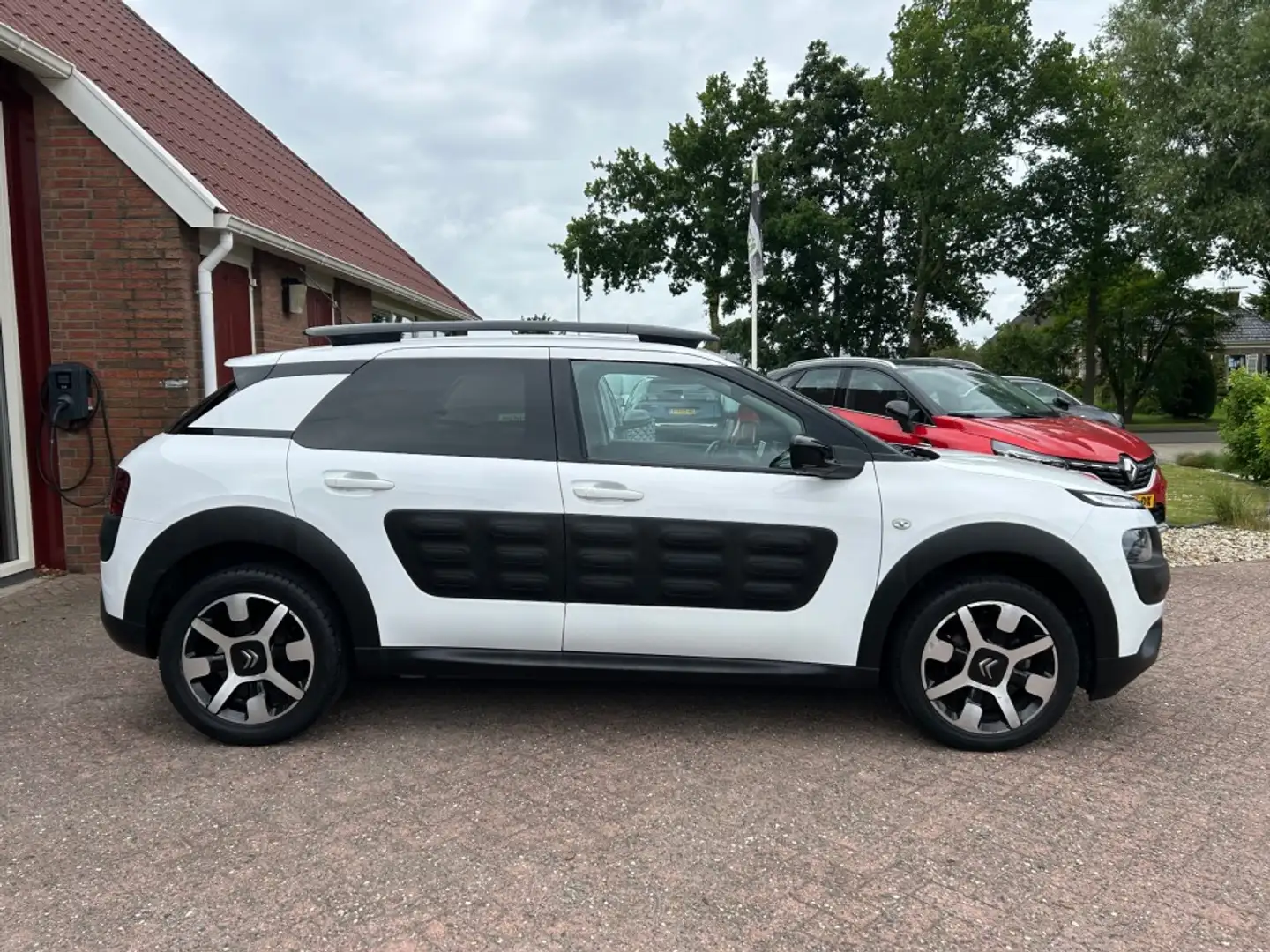Citroen C4 1.2 PURETECH SHINE AIRCO/ECC/CRUISE/NAVI/PDC/TREKH Blanc - 2