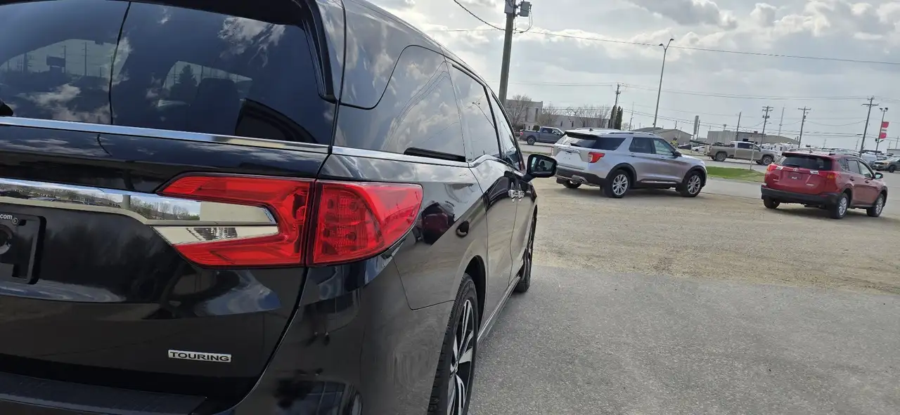 Honda Odyssey снимка Honda Odyssey