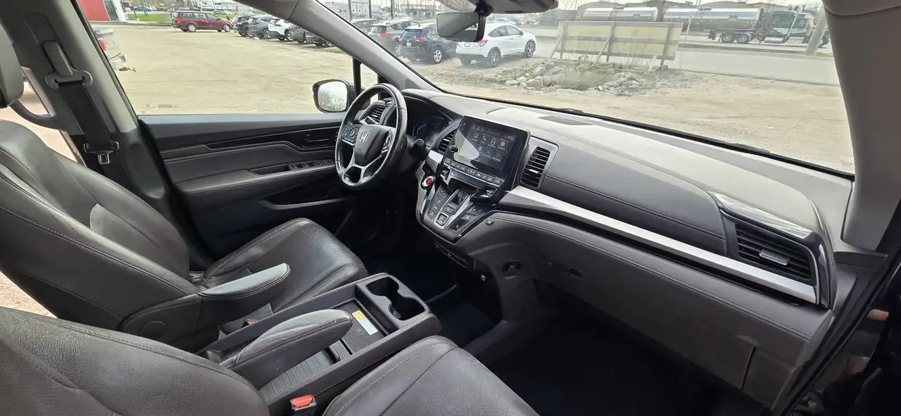 Honda Odyssey снимка Honda Odyssey