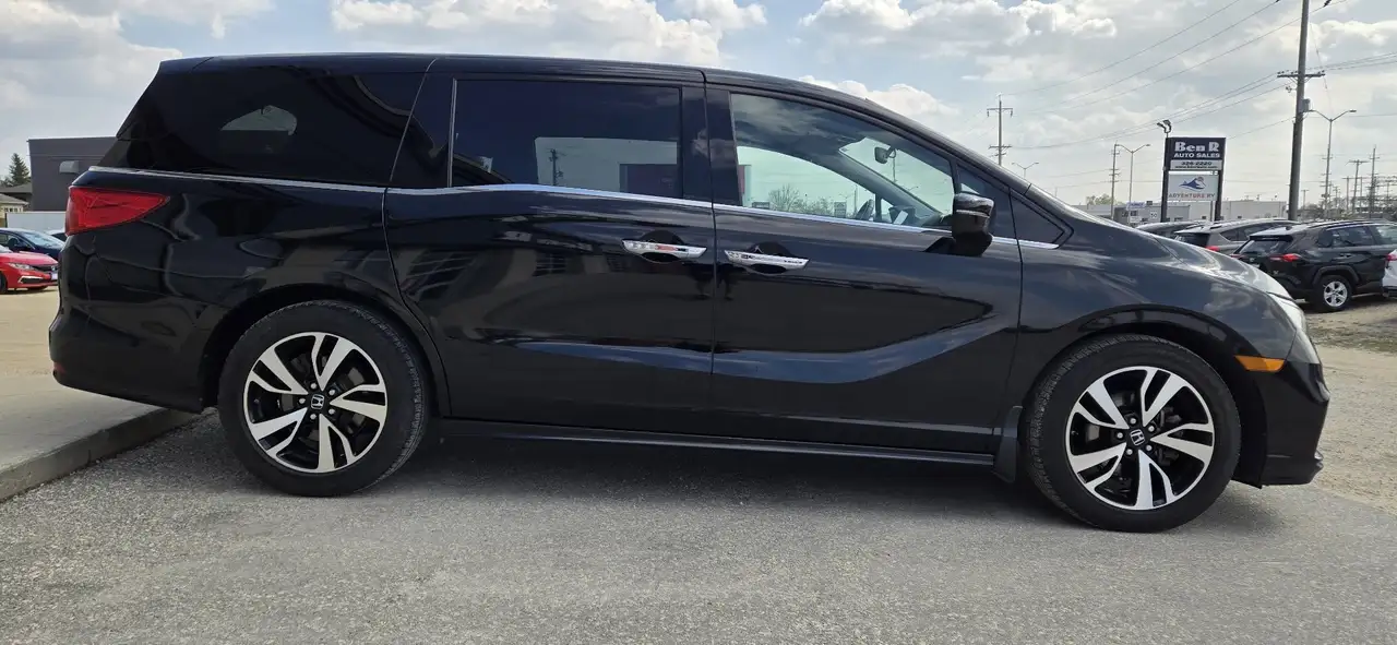 Honda Odyssey снимка Honda Odyssey