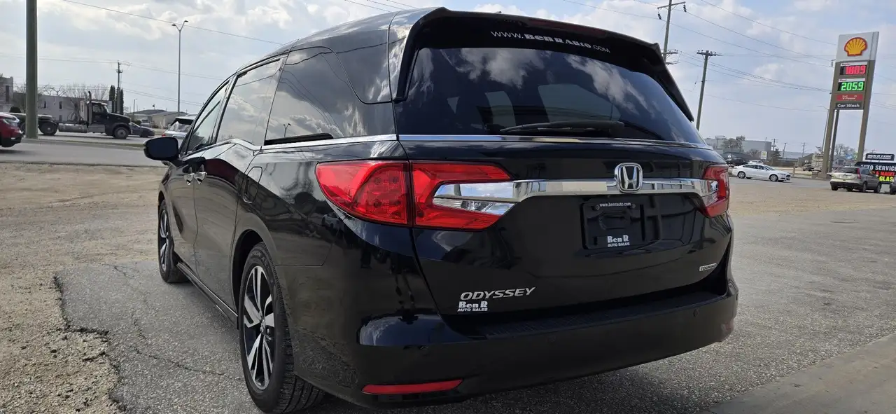 Honda Odyssey снимка Honda Odyssey