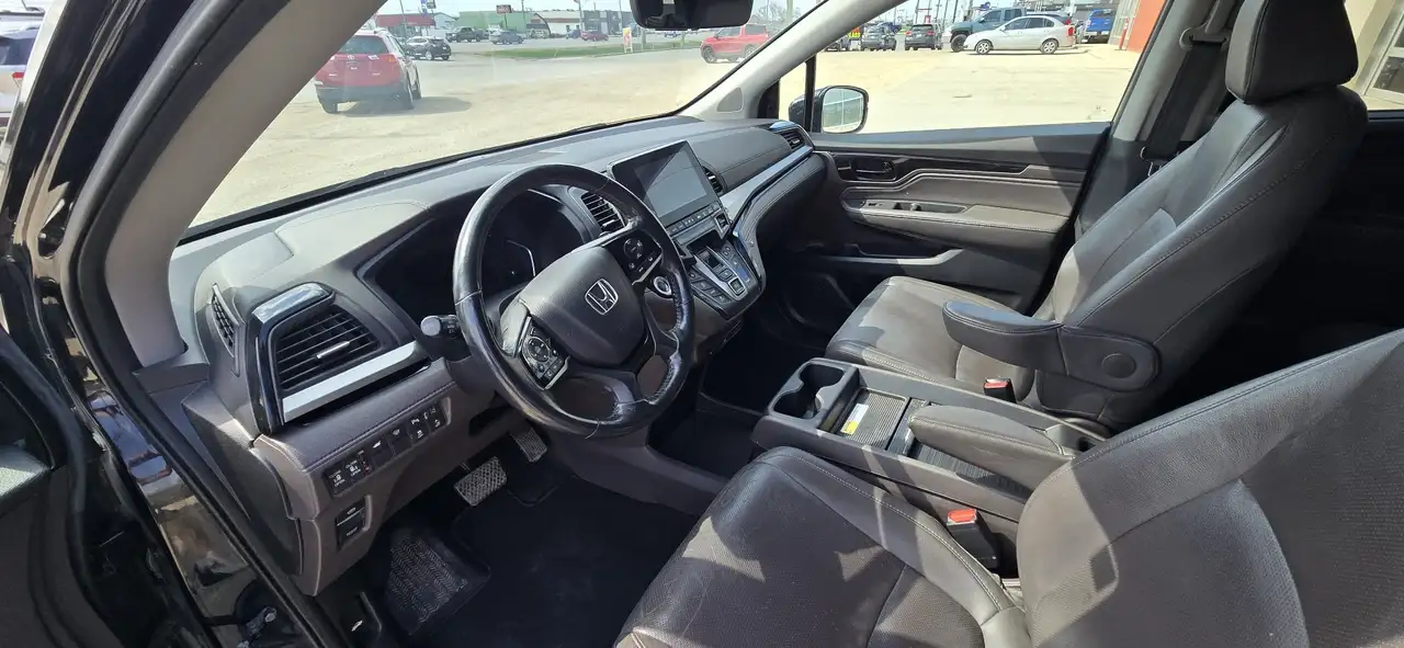 Honda Odyssey снимка Honda Odyssey