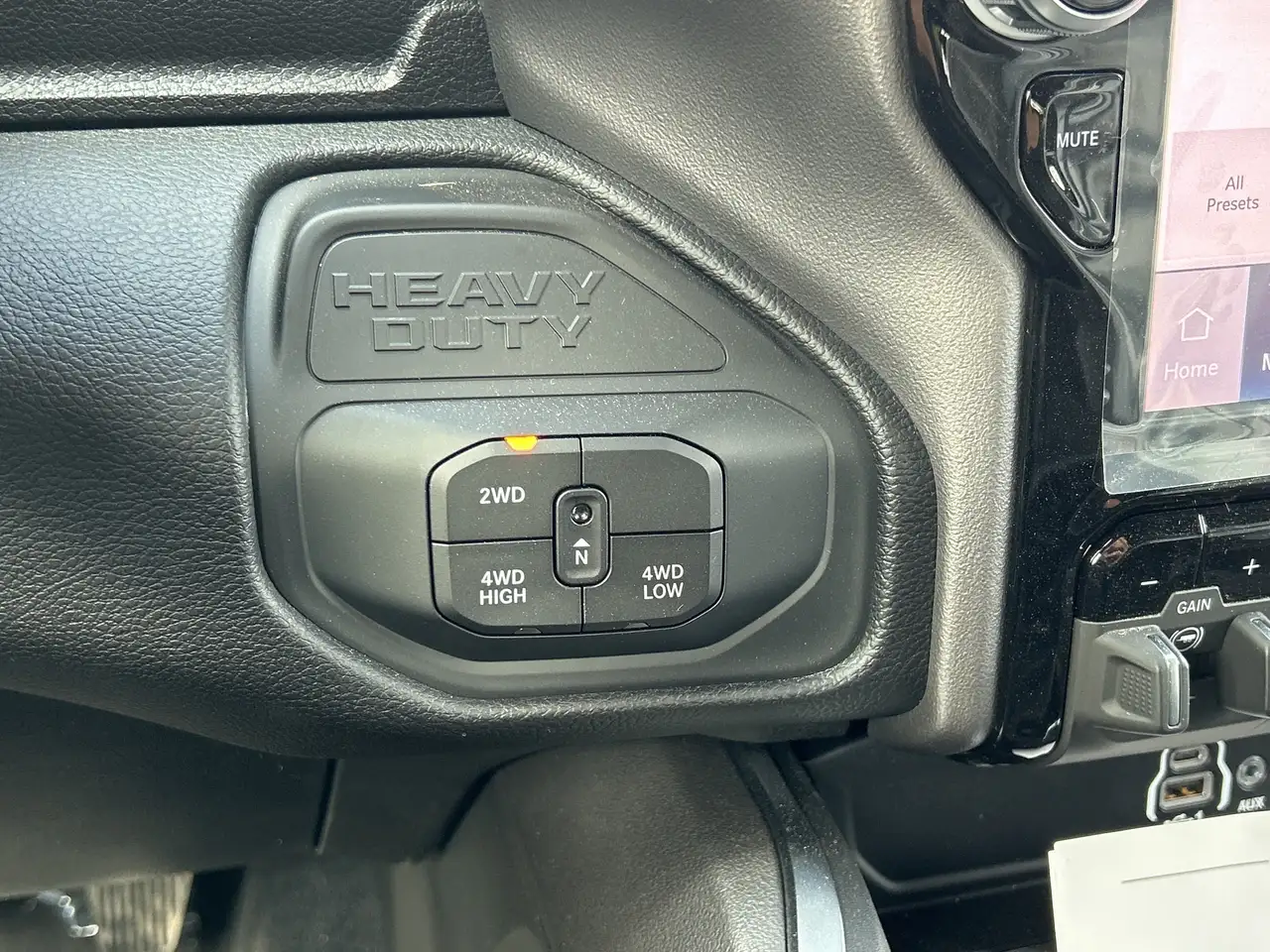 RAM 2500 снимка RAM 2500