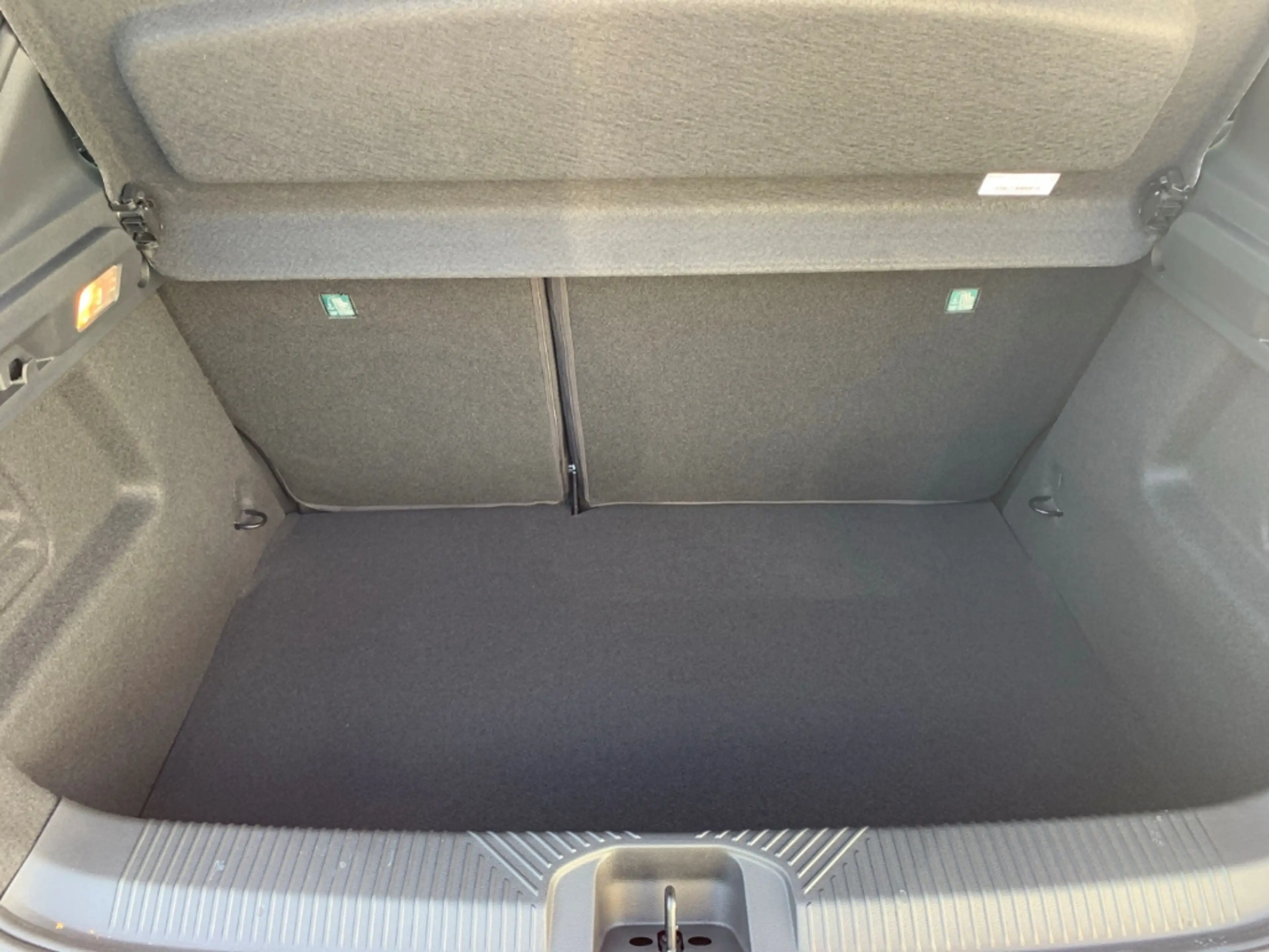 Renault Clio TECHNO FULL HYBRID E-TECH 160 KLIMA+LED+PDC — photo 12