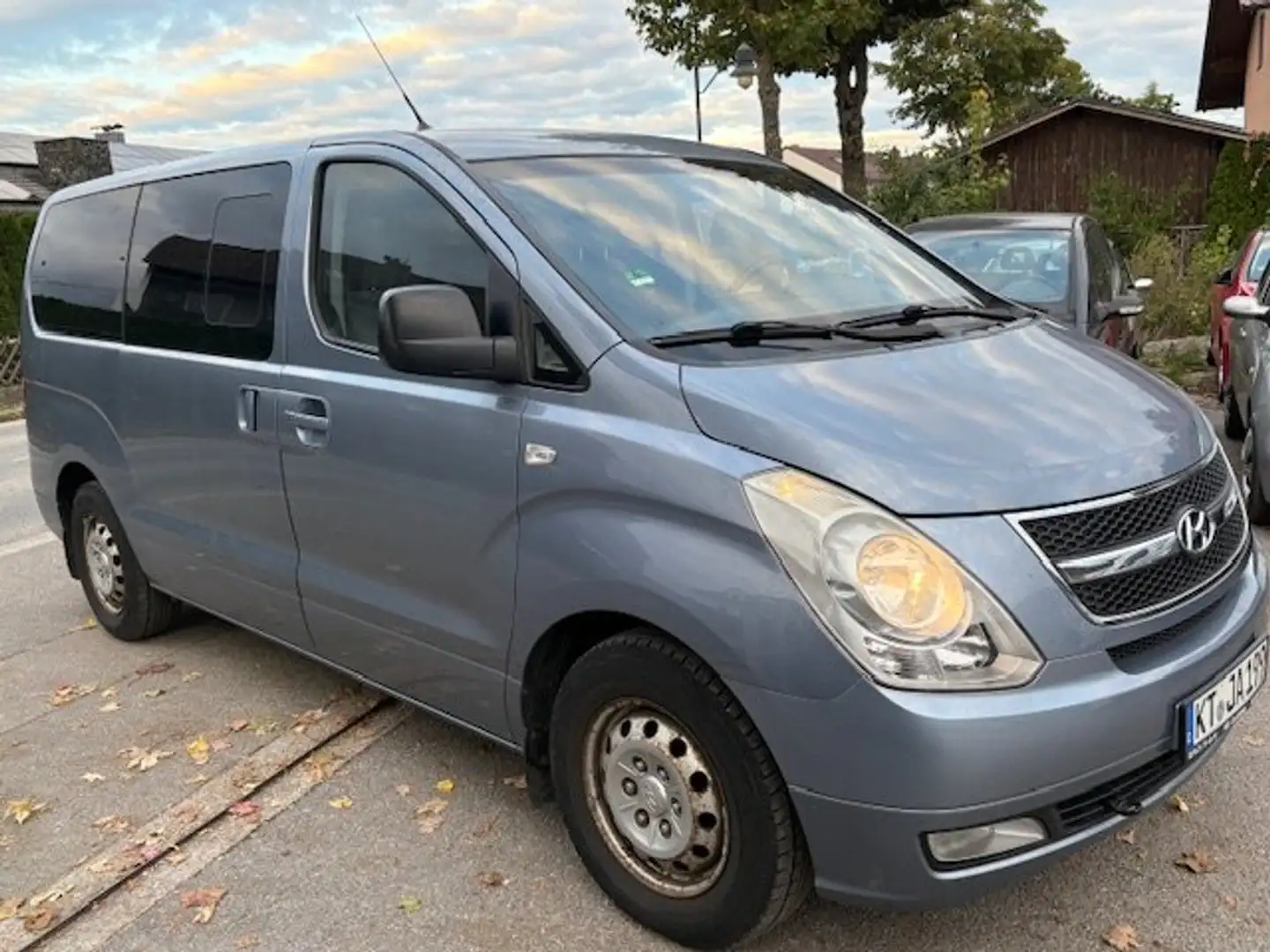 Hyundai H-1 8 Sitze (Flügeltüren h.) Bleu - 1